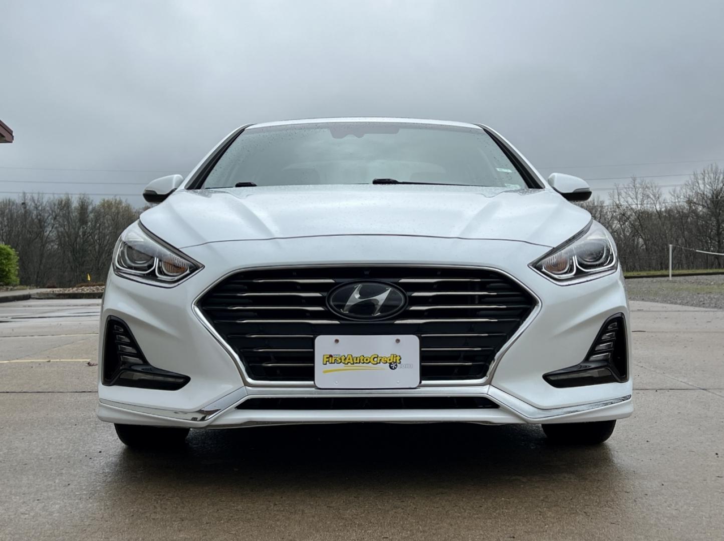 2018 WHITE /Tan HYUNDAI SONATA LIMITED (5NPE34AF0JH) with an 2.4L engine, Automatic transmission, located at 2990 Old Orchard Rd., Jackson, MO, 63755, 37.354214, -89.612106 - Photo#7