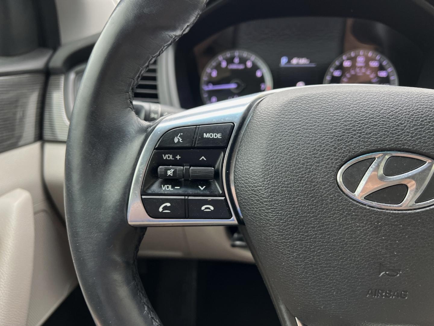 2018 WHITE /Tan HYUNDAI SONATA LIMITED (5NPE34AF0JH) with an 2.4L engine, Automatic transmission, located at 2990 Old Orchard Rd., Jackson, MO, 63755, 37.354214, -89.612106 - Photo#27