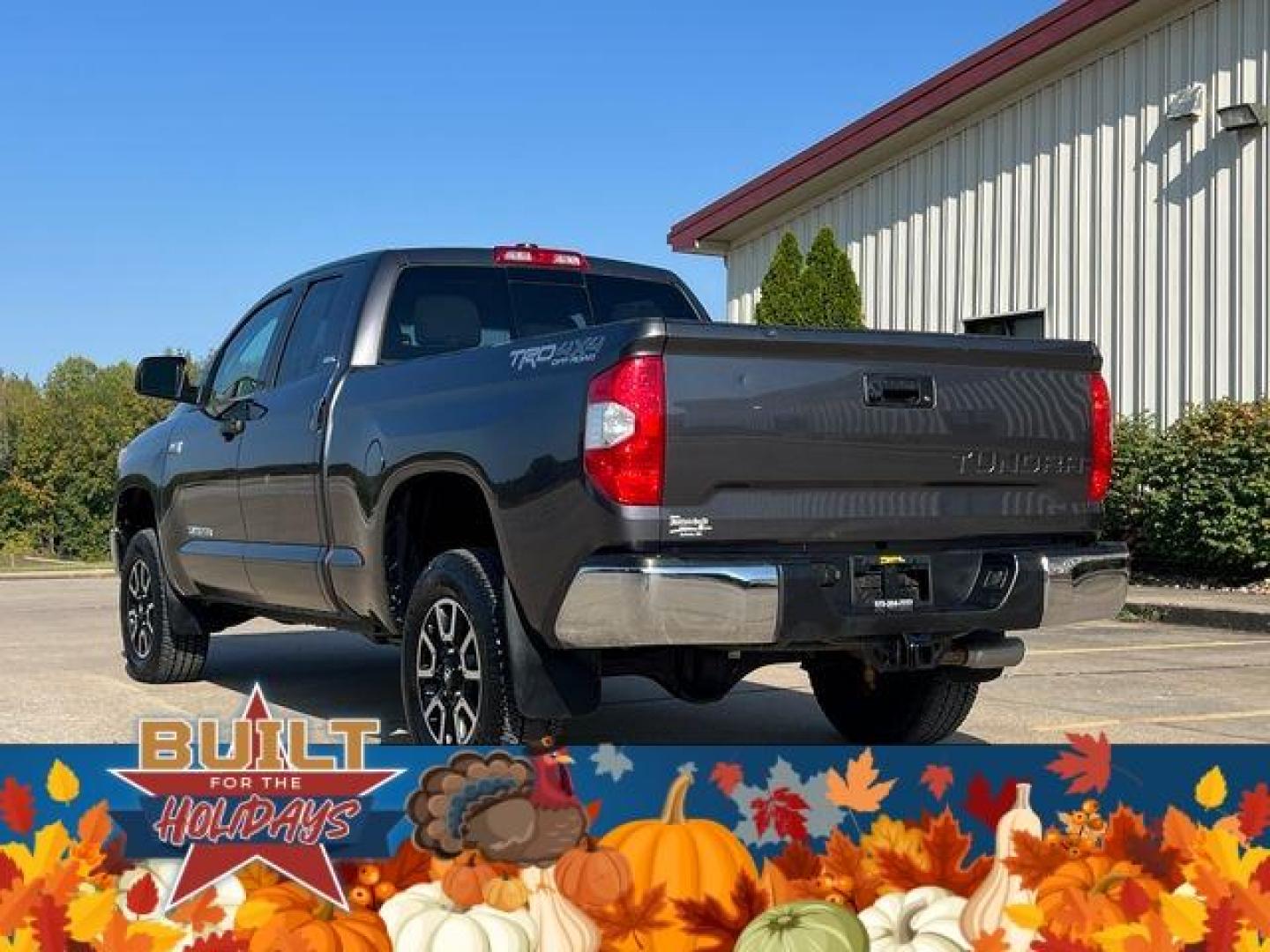 2016 GRAY /Gray TOYOTA TUNDRA DOUBLE CAB SR/SR5 (5TFUW5F13GX) with an 5.7L engine, Automatic transmission, located at 2990 Old Orchard Rd., Jackson, MO, 63755, 37.354214, -89.612106 - Photo#9