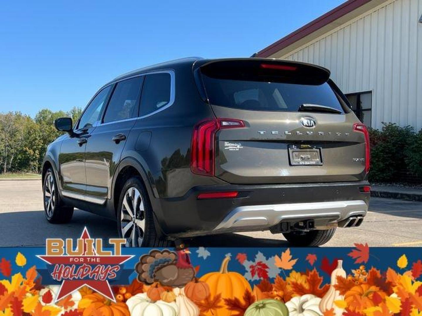 2021 GREEN /Tan KIA TELLURIDE EX (5XYP34HC5MG) with an 3.8L engine, Automatic transmission, located at 2990 Old Orchard Rd., Jackson, MO, 63755, 37.354214, -89.612106 - Photo#11