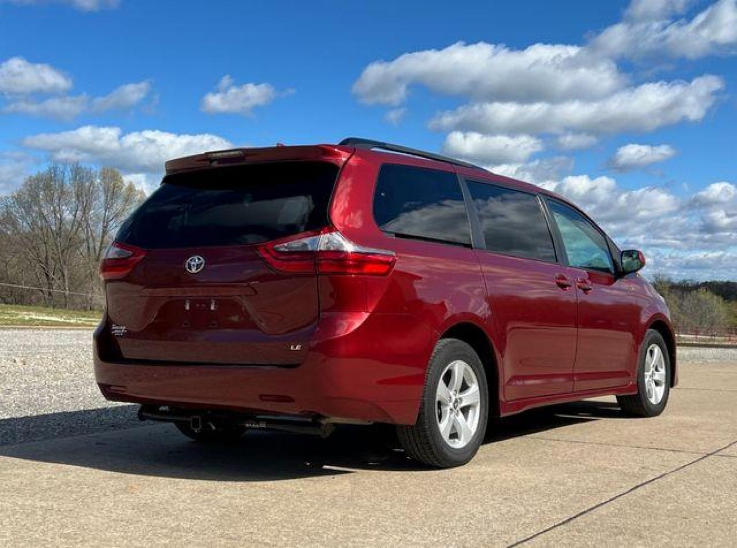 2020 MAROON /Tan TOYOTA SIENNA LE (5TDKZ3DC6LS) with an 3.5L engine, Automatic transmission, located at 2990 Old Orchard Rd., Jackson, MO, 63755, 37.354214, -89.612106 - Photo#7