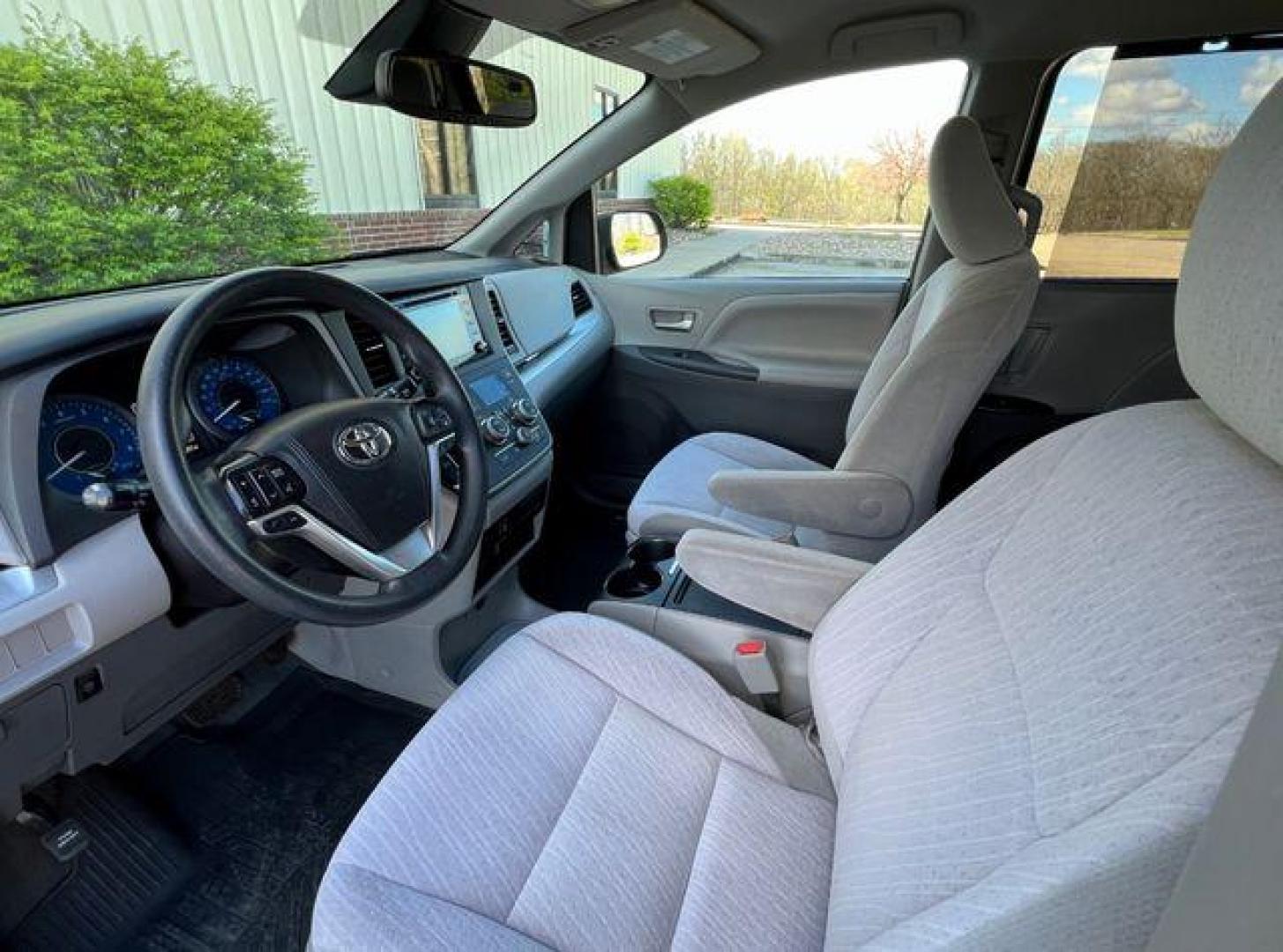 2020 MAROON /Tan TOYOTA SIENNA LE (5TDKZ3DC6LS) with an 3.5L engine, Automatic transmission, located at 2990 Old Orchard Rd., Jackson, MO, 63755, 37.354214, -89.612106 - Photo#12