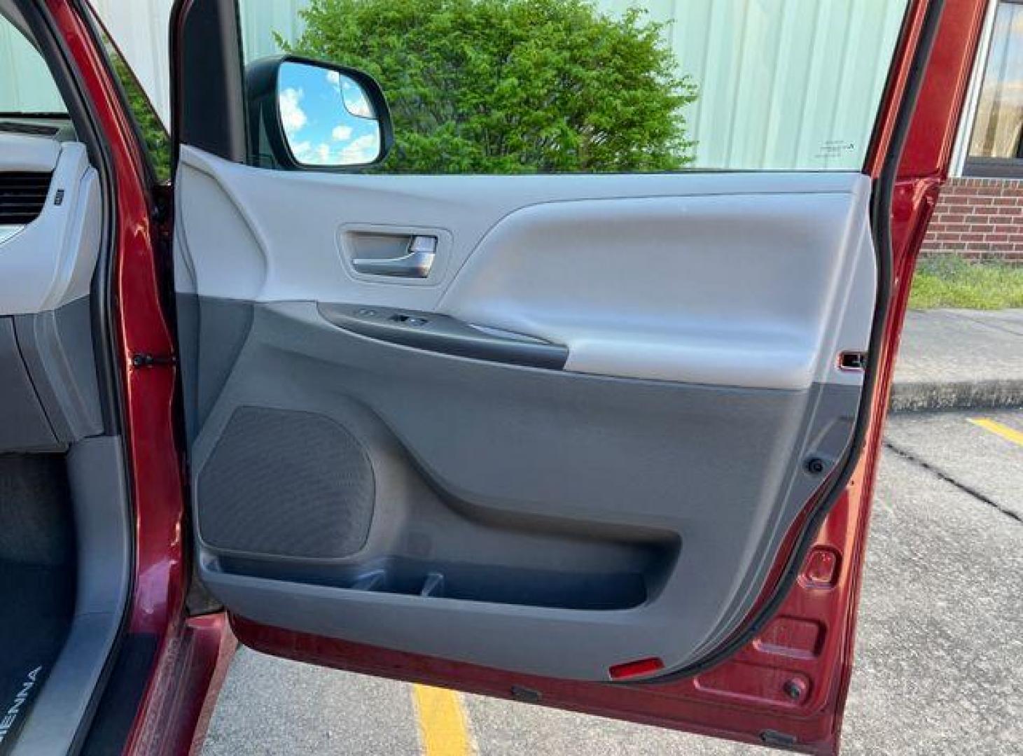 2020 MAROON /Tan TOYOTA SIENNA LE (5TDKZ3DC6LS) with an 3.5L engine, Automatic transmission, located at 2990 Old Orchard Rd., Jackson, MO, 63755, 37.354214, -89.612106 - Photo#14