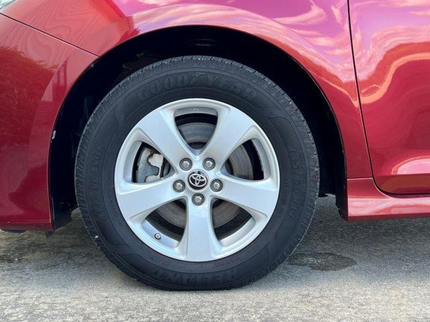 2020 MAROON /Tan TOYOTA SIENNA LE (5TDKZ3DC6LS) with an 3.5L engine, Automatic transmission, located at 2990 Old Orchard Rd., Jackson, MO, 63755, 37.354214, -89.612106 - Photo#40