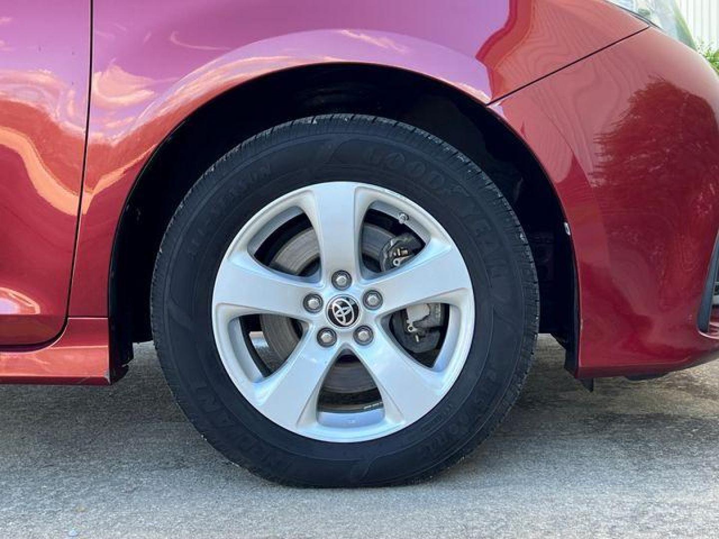 2020 MAROON /Tan TOYOTA SIENNA LE (5TDKZ3DC6LS) with an 3.5L engine, Automatic transmission, located at 2990 Old Orchard Rd., Jackson, MO, 63755, 37.354214, -89.612106 - Photo#44