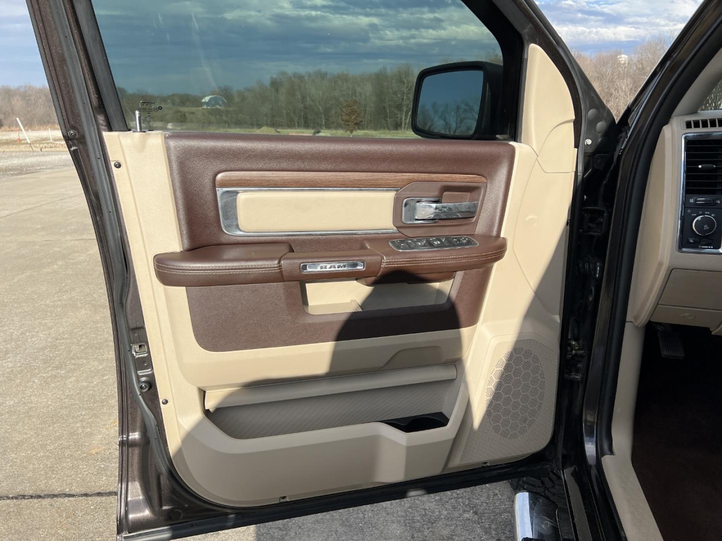 2017 BROWN /Tan Leather RAM 1500 LARAMIE (1C6RR7NT0HS) with an 5.7L V8 HEMI engine, Automatic transmission, located at 2990 Old Orchard Rd., Jackson, MO, 63755, 37.354214, -89.612106 - 2017 Ram 1500 Laramie 161xxx miles 4x4 5.7L V8 HEMI Automatic New Tires Backup Camera Power/Heated/Cooled Seats Heated Rear Seats Heated Steering Wheel Bluetooth Cruise Remote Start Power Windows/Locks/Mirrors We have financing available and we accept trades! Fill out a credit applicat - Photo#14