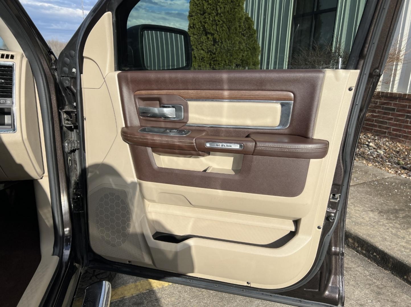 2017 BROWN /Tan Leather RAM 1500 LARAMIE (1C6RR7NT0HS) with an 5.7L V8 HEMI engine, Automatic transmission, located at 2990 Old Orchard Rd., Jackson, MO, 63755, 37.354214, -89.612106 - 2017 Ram 1500 Laramie 161xxx miles 4x4 5.7L V8 HEMI Automatic New Tires Backup Camera Power/Heated/Cooled Seats Heated Rear Seats Heated Steering Wheel Bluetooth Cruise Remote Start Power Windows/Locks/Mirrors We have financing available and we accept trades! Fill out a credit applicat - Photo#16