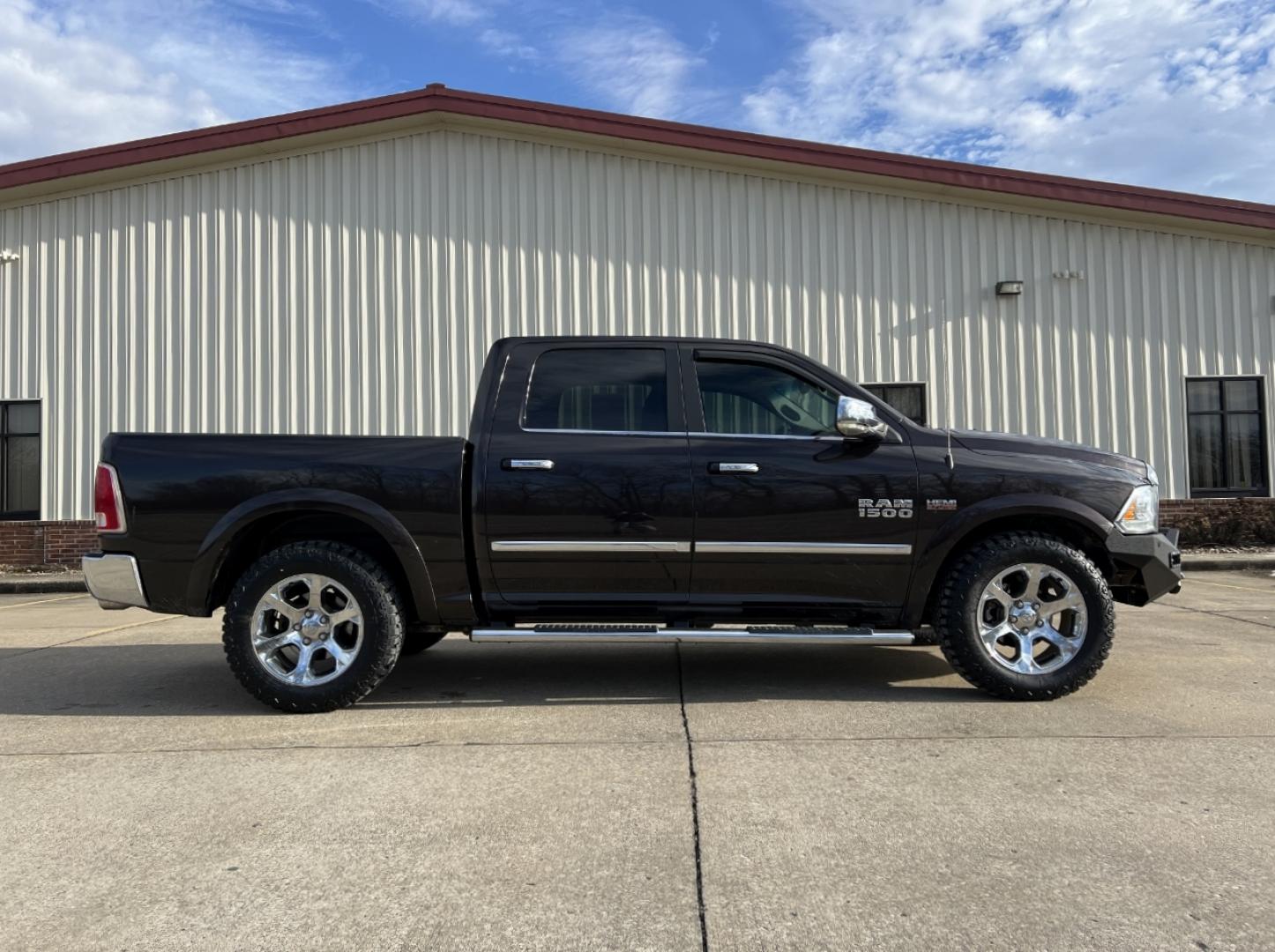 2017 BROWN /Tan Leather RAM 1500 LARAMIE (1C6RR7NT0HS) with an 5.7L V8 HEMI engine, Automatic transmission, located at 2990 Old Orchard Rd., Jackson, MO, 63755, 37.354214, -89.612106 - 2017 Ram 1500 Laramie 161xxx miles 4x4 5.7L V8 HEMI Automatic New Tires Backup Camera Power/Heated/Cooled Seats Heated Rear Seats Heated Steering Wheel Bluetooth Cruise Remote Start Power Windows/Locks/Mirrors We have financing available and we accept trades! Fill out a credit applicat - Photo#9