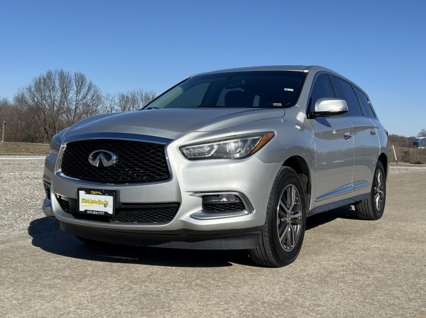 2016 SILVER /Black Leather INFINITI QX60 (5N1AL0MN1GC) with an 3.5L V6 engine, Continuously Variable transmission, located at 2990 Old Orchard Rd., Jackson, MO, 63755, 37.354214, -89.612106 - 2016 Infiniti QX60 166xxx miles Front Wheel Drive 3.5L V6 Automatic Leather 3rd Row Backup Camera Power/Heated Seats Sunroof Cruise Power Windows/Locks/Mirrors We have financing available and we accept trades! Fill out a credit application on our website or come by today! If you have an - Photo#6