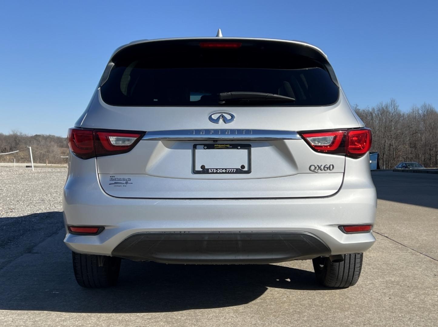 2016 SILVER /Black Leather INFINITI QX60 (5N1AL0MN1GC) with an 3.5L V6 engine, Continuously Variable transmission, located at 2990 Old Orchard Rd., Jackson, MO, 63755, 37.354214, -89.612106 - 2016 Infiniti QX60 166xxx miles Front Wheel Drive 3.5L V6 Automatic Leather 3rd Row Backup Camera Power/Heated Seats Sunroof Cruise Power Windows/Locks/Mirrors We have financing available and we accept trades! Fill out a credit application on our website or come by today! If you have an - Photo#11