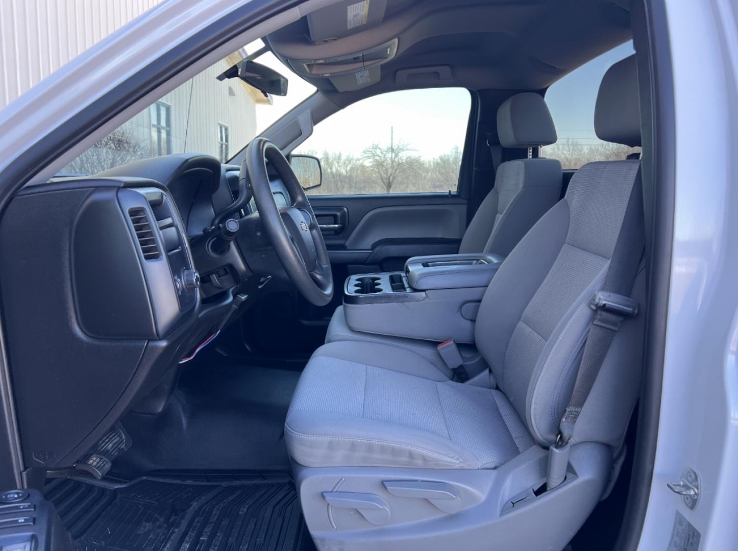 2018 WHITE /Gray Cloth CHEVROLET SILVERADO 1500 WORK TRUCK (1GCNCNEC7JZ) with an 5.3L V8 engine, Automatic transmission, located at 2990 Old Orchard Rd., Jackson, MO, 63755, 37.354214, -89.612106 - 2018 Chevrolet Silverado 1500 Work Truck 103xxx miles Rear Wheel Drive 5.3L V8 Automatic Backup Camera Bluetooth Cruise Power Windows/Locks/Mirrors We have financing available and we accept trades! Fill out a credit application on our website or come by today! If you have any questions, gi - Photo#11