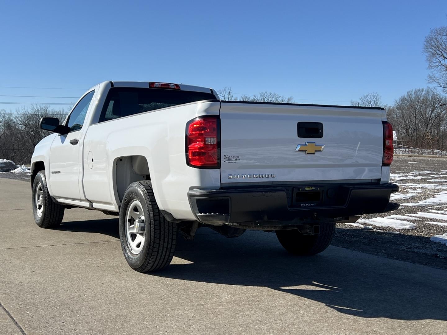 2018 WHITE /Gray Cloth CHEVROLET SILVERADO 1500 WORK TRUCK (1GCNCNEC7JZ) with an 5.3L V8 engine, Automatic transmission, located at 2990 Old Orchard Rd., Jackson, MO, 63755, 37.354214, -89.612106 - 2018 Chevrolet Silverado 1500 Work Truck 103xxx miles Rear Wheel Drive 5.3L V8 Automatic Backup Camera Bluetooth Cruise Power Windows/Locks/Mirrors We have financing available and we accept trades! Fill out a credit application on our website or come by today! If you have any questions, gi - Photo#7