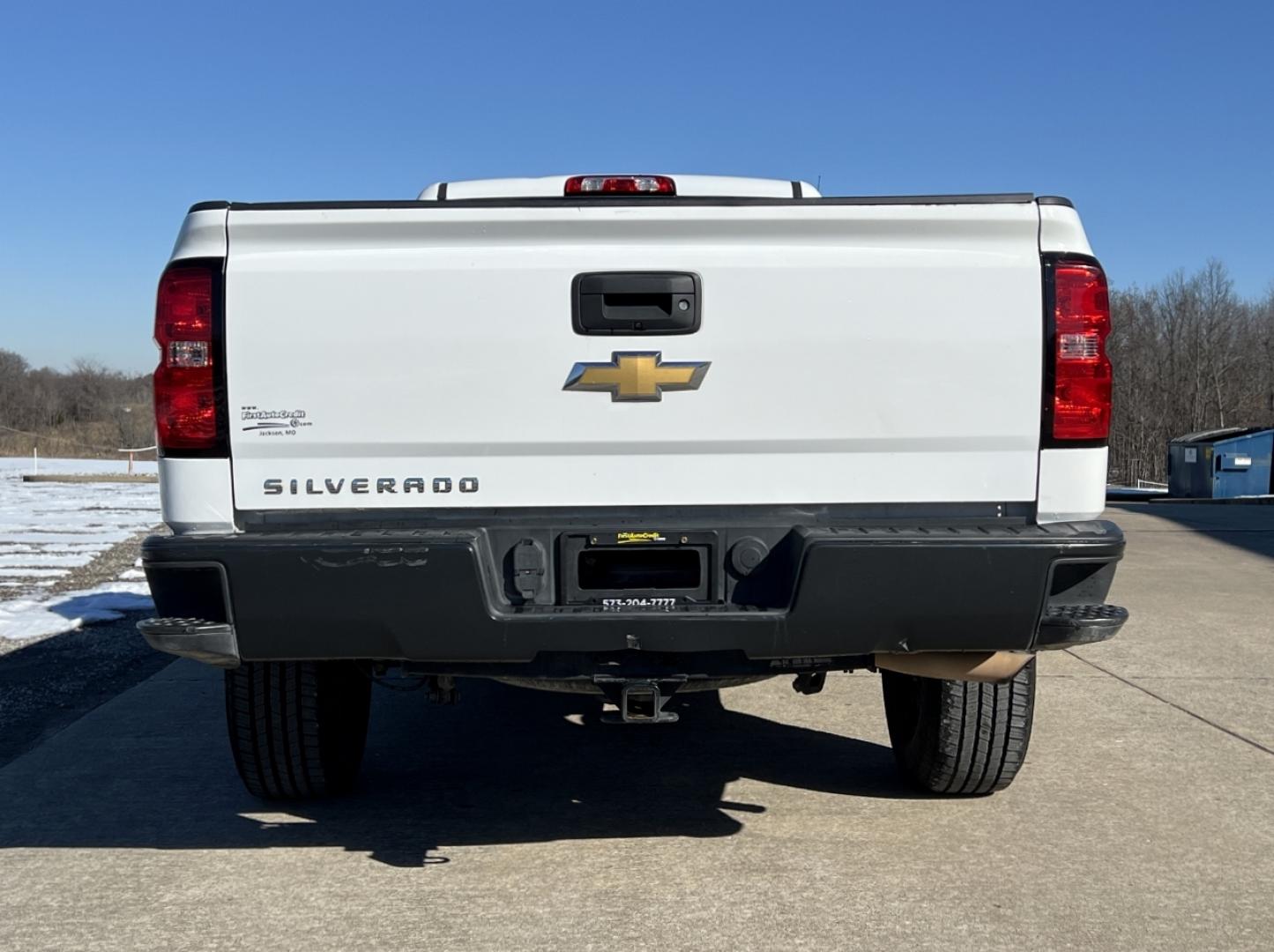 2018 WHITE /Gray Cloth CHEVROLET SILVERADO 1500 WORK TRUCK (1GCNCNEC7JZ) with an 5.3L V8 engine, Automatic transmission, located at 2990 Old Orchard Rd., Jackson, MO, 63755, 37.354214, -89.612106 - 2018 Chevrolet Silverado 1500 Work Truck 103xxx miles Rear Wheel Drive 5.3L V8 Automatic Backup Camera Bluetooth Cruise Power Windows/Locks/Mirrors We have financing available and we accept trades! Fill out a credit application on our website or come by today! If you have any questions, gi - Photo#8