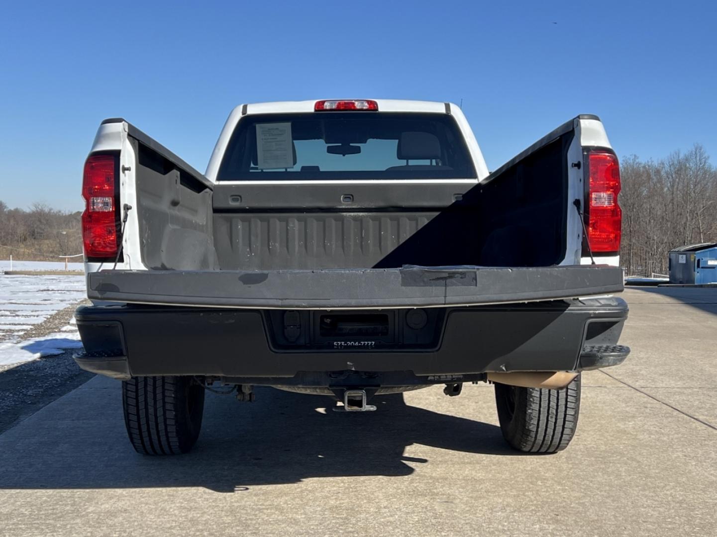 2018 WHITE /Gray Cloth CHEVROLET SILVERADO 1500 WORK TRUCK (1GCNCNEC7JZ) with an 5.3L V8 engine, Automatic transmission, located at 2990 Old Orchard Rd., Jackson, MO, 63755, 37.354214, -89.612106 - 2018 Chevrolet Silverado 1500 Work Truck 103xxx miles Rear Wheel Drive 5.3L V8 Automatic Backup Camera Bluetooth Cruise Power Windows/Locks/Mirrors We have financing available and we accept trades! Fill out a credit application on our website or come by today! If you have any questions, gi - Photo#14