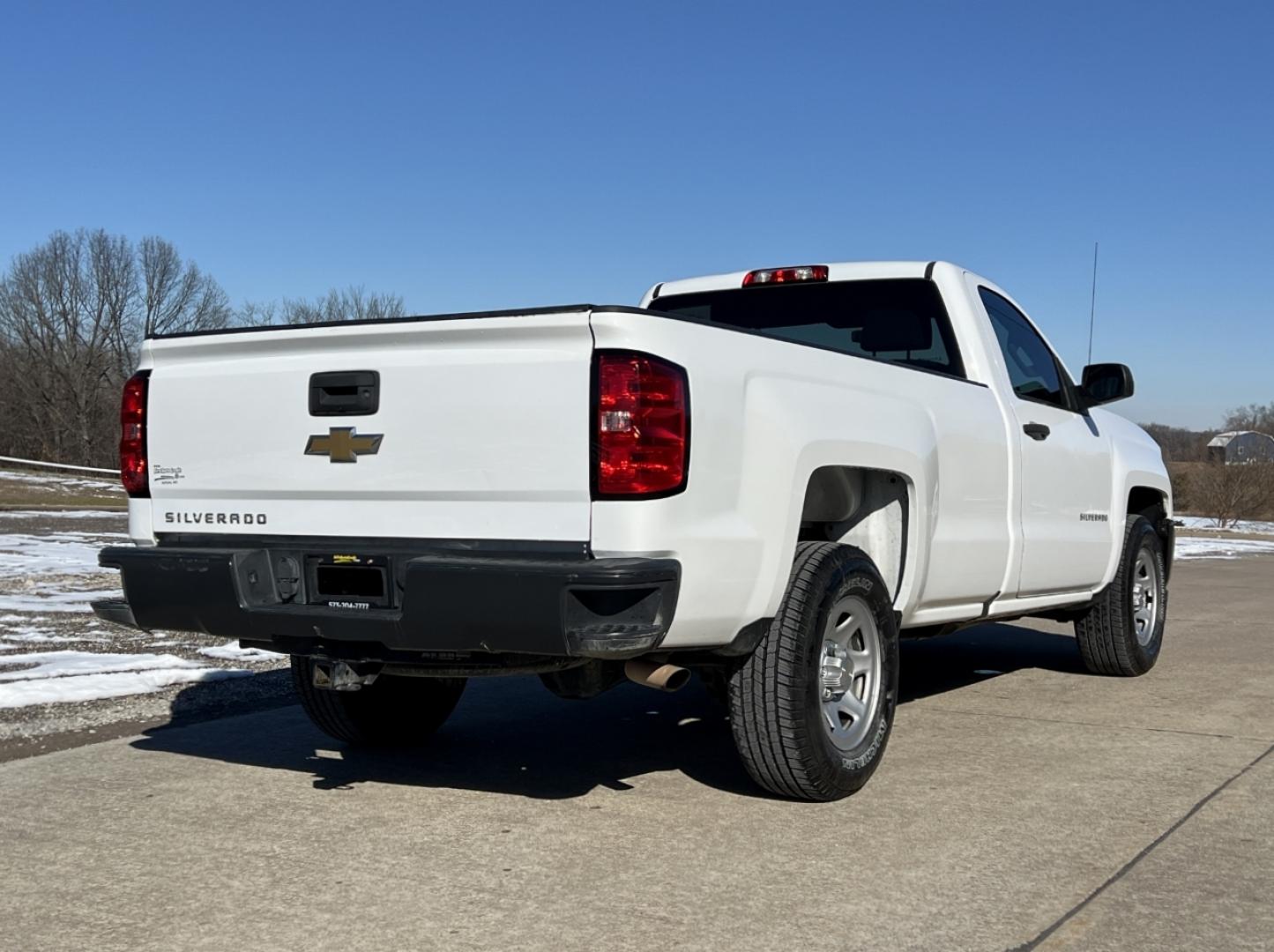 2018 WHITE /Gray Cloth CHEVROLET SILVERADO 1500 WORK TRUCK (1GCNCNEC7JZ) with an 5.3L V8 engine, Automatic transmission, located at 2990 Old Orchard Rd., Jackson, MO, 63755, 37.354214, -89.612106 - 2018 Chevrolet Silverado 1500 Work Truck 103xxx miles Rear Wheel Drive 5.3L V8 Automatic Backup Camera Bluetooth Cruise Power Windows/Locks/Mirrors We have financing available and we accept trades! Fill out a credit application on our website or come by today! If you have any questions, gi - Photo#6