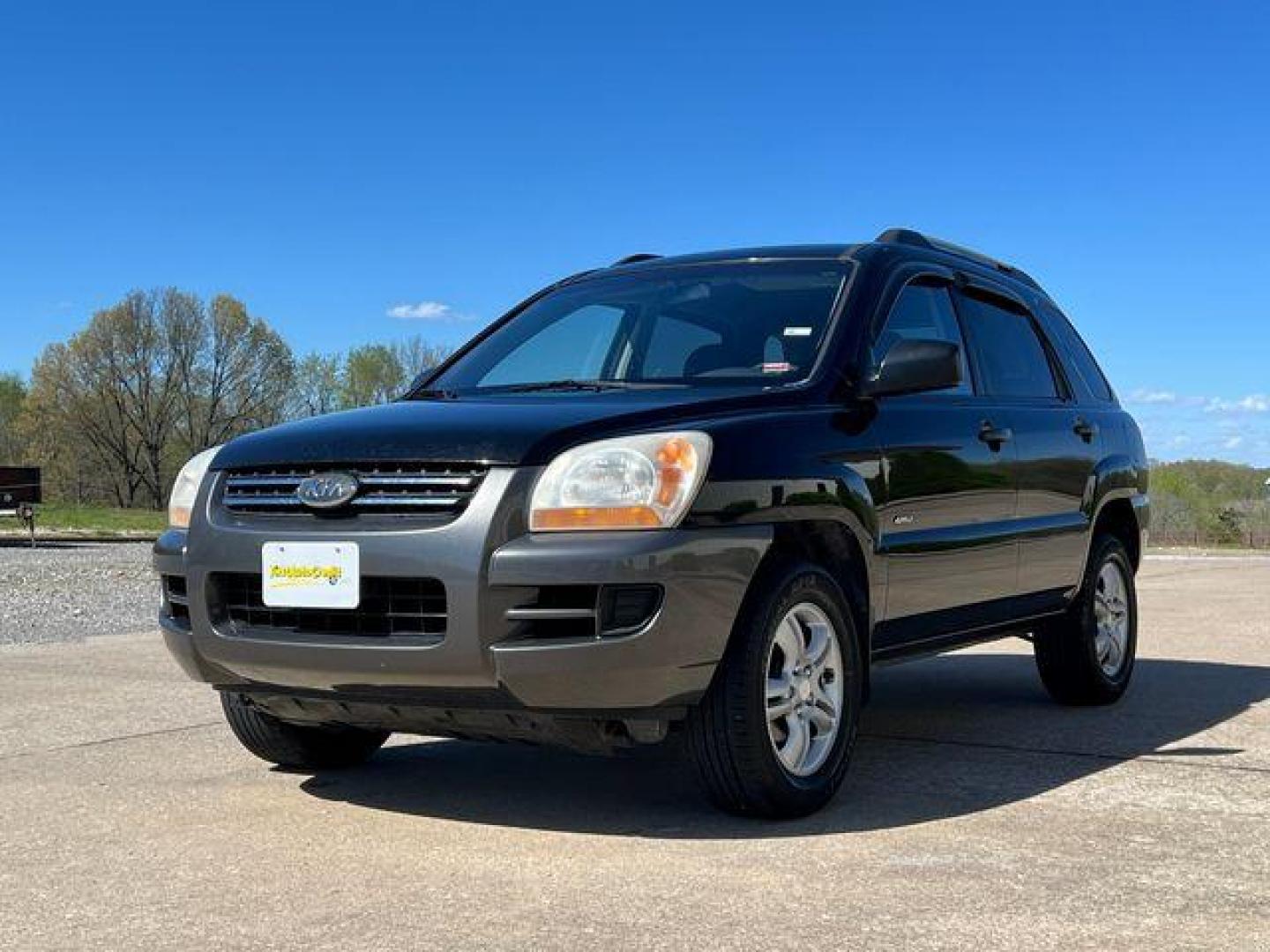 2008 BLACK /Black KIA SPORTAGE LX (KNDJE723087) with an 2.7L engine, Automatic transmission, located at 2990 Old Orchard Rd., Jackson, MO, 63755, 37.354214, -89.612106 - Photo#2