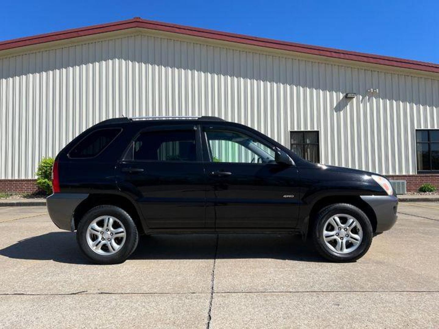 2008 BLACK /Black KIA SPORTAGE LX (KNDJE723087) with an 2.7L engine, Automatic transmission, located at 2990 Old Orchard Rd., Jackson, MO, 63755, 37.354214, -89.612106 - Photo#4