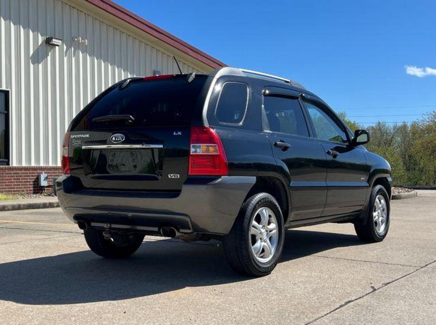 2008 BLACK /Black KIA SPORTAGE LX (KNDJE723087) with an 2.7L engine, Automatic transmission, located at 2990 Old Orchard Rd., Jackson, MO, 63755, 37.354214, -89.612106 - Photo#5