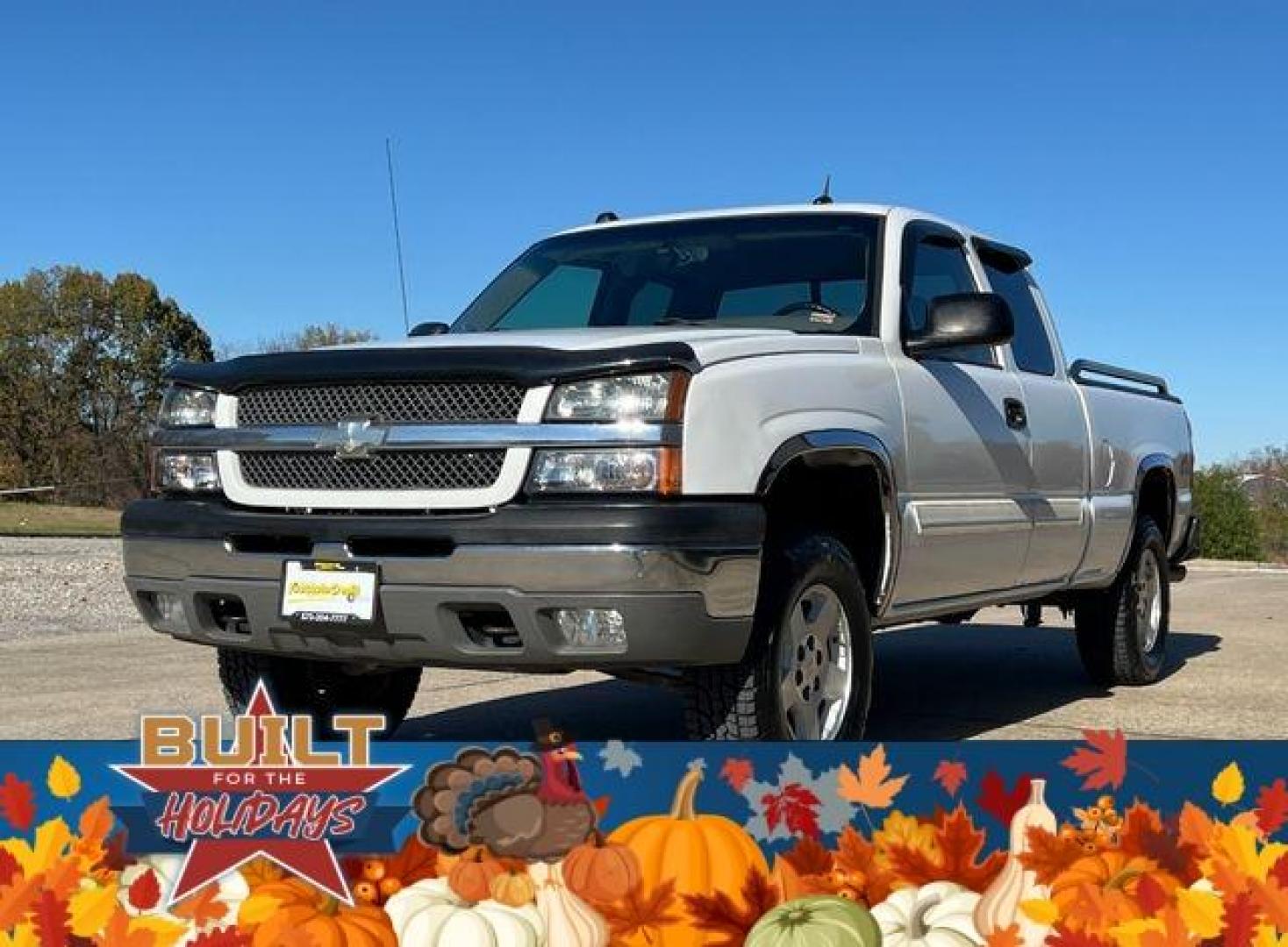 2005 WHITE /Gray CHEVROLET SILVERADO 1500 (1GCEK19B15E) with an 5.3L engine, Automatic transmission, located at 2990 Old Orchard Rd., Jackson, MO, 63755, 37.354214, -89.612106 - Photo#5