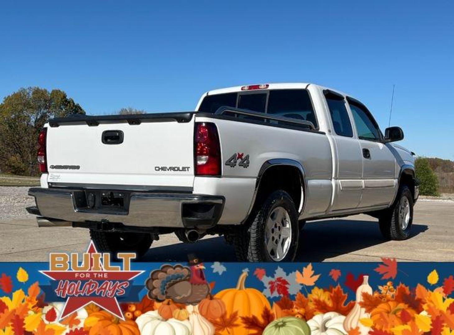 2005 WHITE /Gray CHEVROLET SILVERADO 1500 (1GCEK19B15E) with an 5.3L engine, Automatic transmission, located at 2990 Old Orchard Rd., Jackson, MO, 63755, 37.354214, -89.612106 - Photo#8