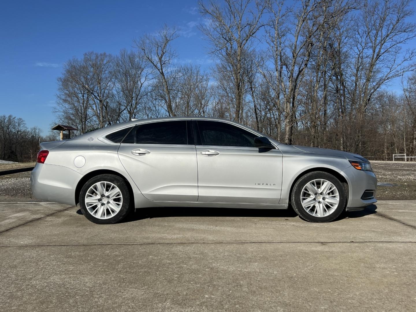 2015 SILVER /Gray Cloth CHEVROLET IMPALA LS (2G11Z5SL1F9) with an 2.5L 4 Cyl. engine, Automatic transmission, located at 2990 Old Orchard Rd., Jackson, MO, 63755, 37.354214, -89.612106 - 2015 Chevrolet Impala LS Only 74xxx miles Front Wheel Drive 2.5L 4 Cyl. Automatic Power Driver Seat Bluetooth Cruise Power Windows/Locks/Mirrors We have financing available and we accept trades! Fill out a credit application on our website or come by today! If you have any questions, give - Photo#5