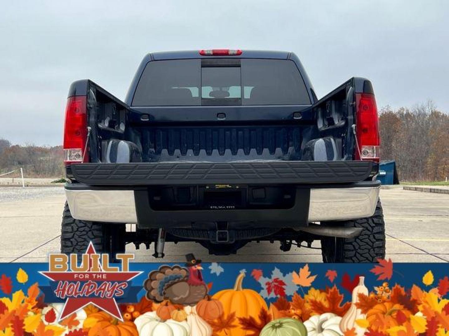 2010 NAVY /Black GMC SIERRA 1500 SLE (3GTRKVE39AG) with an 5.3L engine, Automatic transmission, located at 2990 Old Orchard Rd., Jackson, MO, 63755, 37.354214, -89.612106 - Photo#17