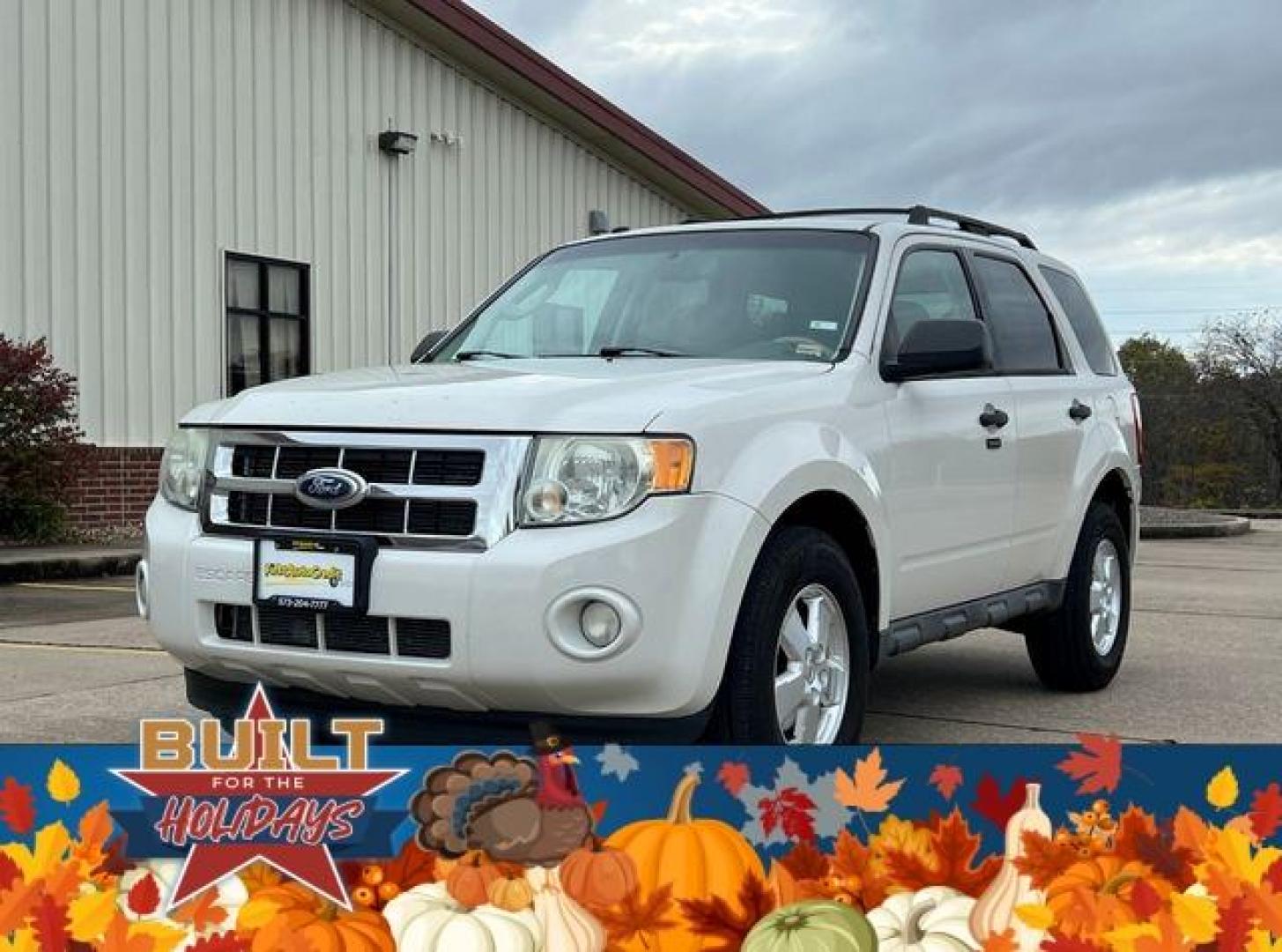 2011 WHITE /Tan FORD ESCAPE XLT (1FMCU0DGXBK) with an 3.0L engine, Automatic transmission, located at 2990 Old Orchard Rd., Jackson, MO, 63755, 37.354214, -89.612106 - Photo#3