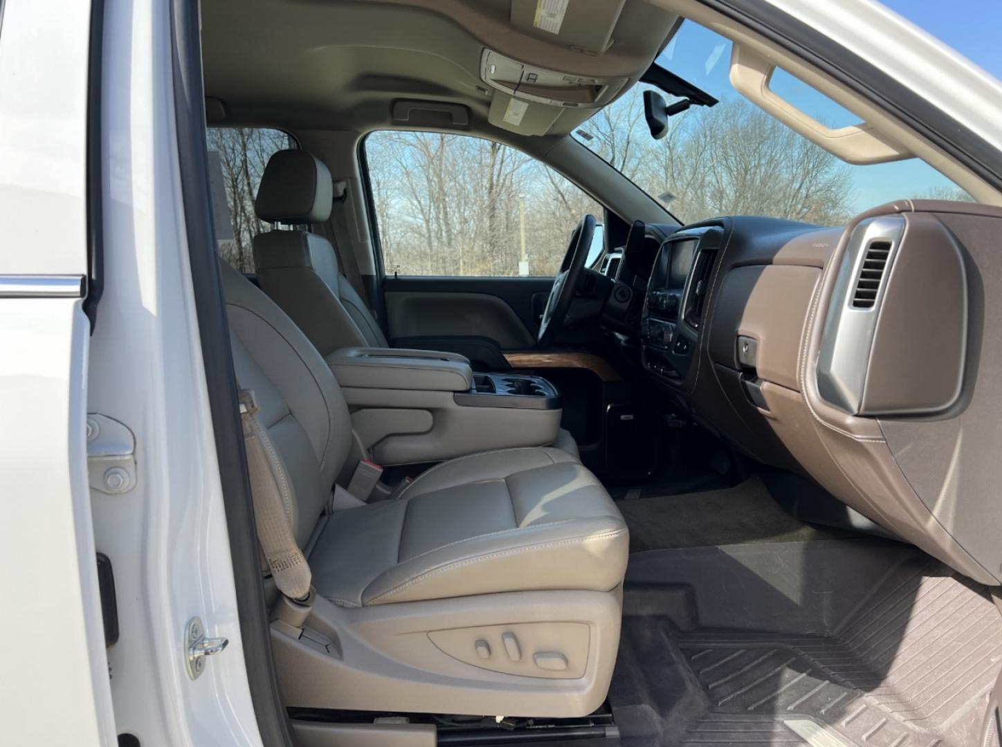 2016 WHITE /Tan Leather CHEVROLET SILVERADO 1500 LTZ (3GCUKSEC0GG) with an 5.3L V8 engine, Automatic transmission, located at 2990 Old Orchard Rd., Jackson, MO, 63755, 37.354214, -89.612106 - 2016 Chevrolet Silverado 1500 LTZ Local 1-Owner 145xxx miles 4x4 5.3L V8 Automatic Leather 20" Wheels Power/Heated Seats Backup Camera Bluetooth Cruise Remote Start Power Windows/Locks/Mirrors We have financing available and we accept trades! Fill out a credit application on our websit - Photo#18