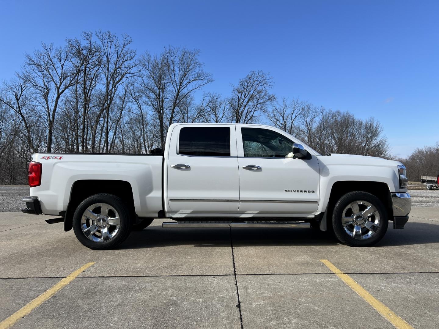 2016 WHITE /Tan Leather CHEVROLET SILVERADO 1500 LTZ (3GCUKSEC0GG) with an 5.3L V8 engine, Automatic transmission, located at 2990 Old Orchard Rd., Jackson, MO, 63755, 37.354214, -89.612106 - 2016 Chevrolet Silverado 1500 LTZ Local 1-Owner 145xxx miles 4x4 5.3L V8 Automatic Leather 20" Wheels Power/Heated Seats Backup Camera Bluetooth Cruise Remote Start Power Windows/Locks/Mirrors We have financing available and we accept trades! Fill out a credit application on our websit - Photo#9