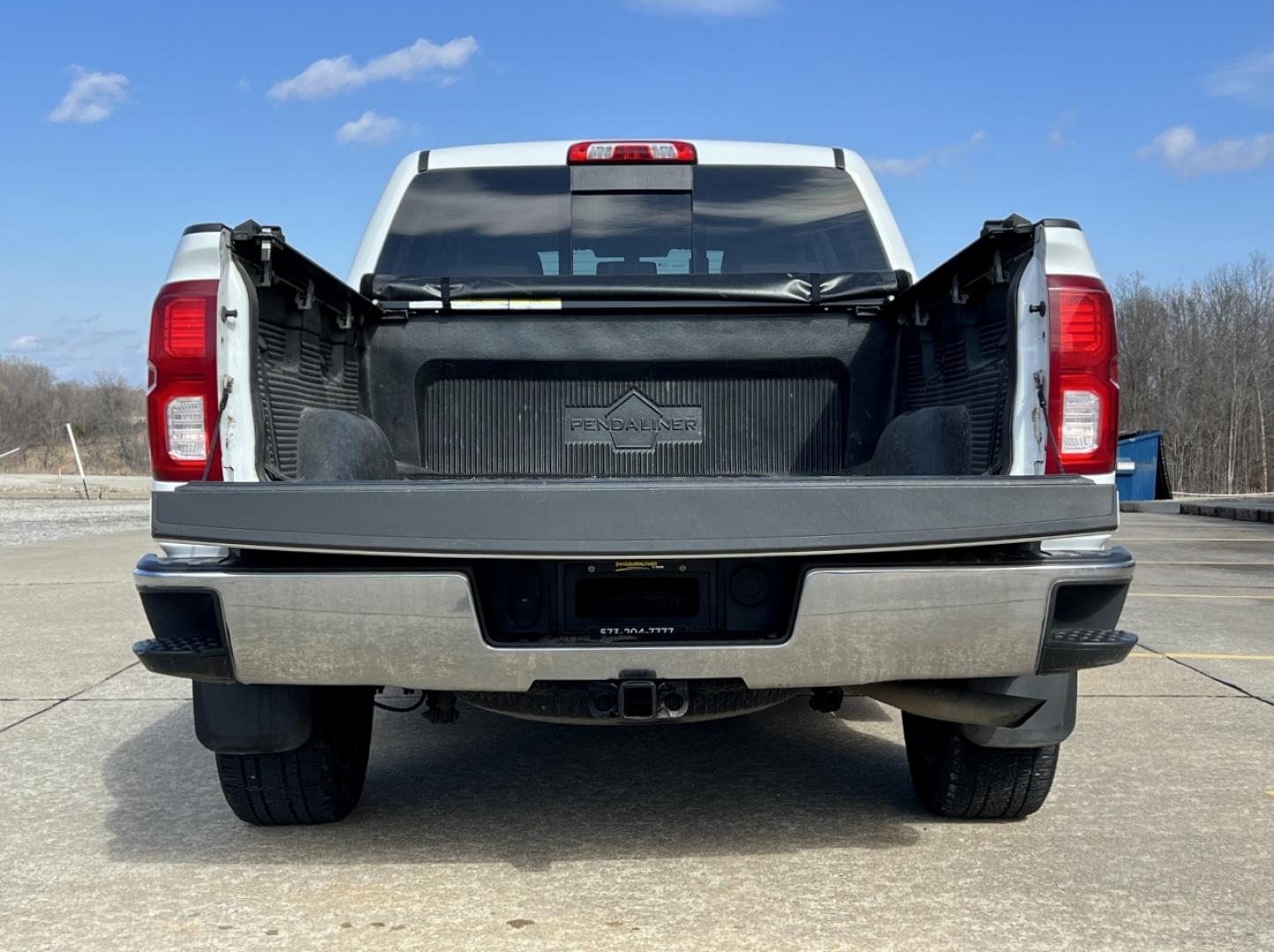 2016 WHITE /Tan Leather CHEVROLET SILVERADO 1500 LTZ (3GCUKSEC0GG) with an 5.3L V8 engine, Automatic transmission, located at 2990 Old Orchard Rd., Jackson, MO, 63755, 37.354214, -89.612106 - 2016 Chevrolet Silverado 1500 LTZ Local 1-Owner 145xxx miles 4x4 5.3L V8 Automatic Leather 20" Wheels Power/Heated Seats Backup Camera Bluetooth Cruise Remote Start Power Windows/Locks/Mirrors We have financing available and we accept trades! Fill out a credit application on our websit - Photo#20