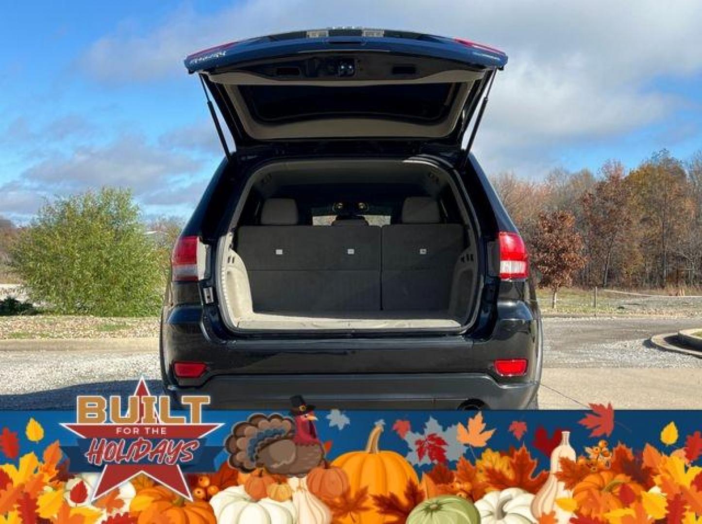 2012 BLACK /Gray JEEP GRAND CHEROKEE LAREDO (1C4RJFAG2CC) with an 3.6L engine, Automatic transmission, located at 2990 Old Orchard Rd., Jackson, MO, 63755, 37.354214, -89.612106 - Photo#16