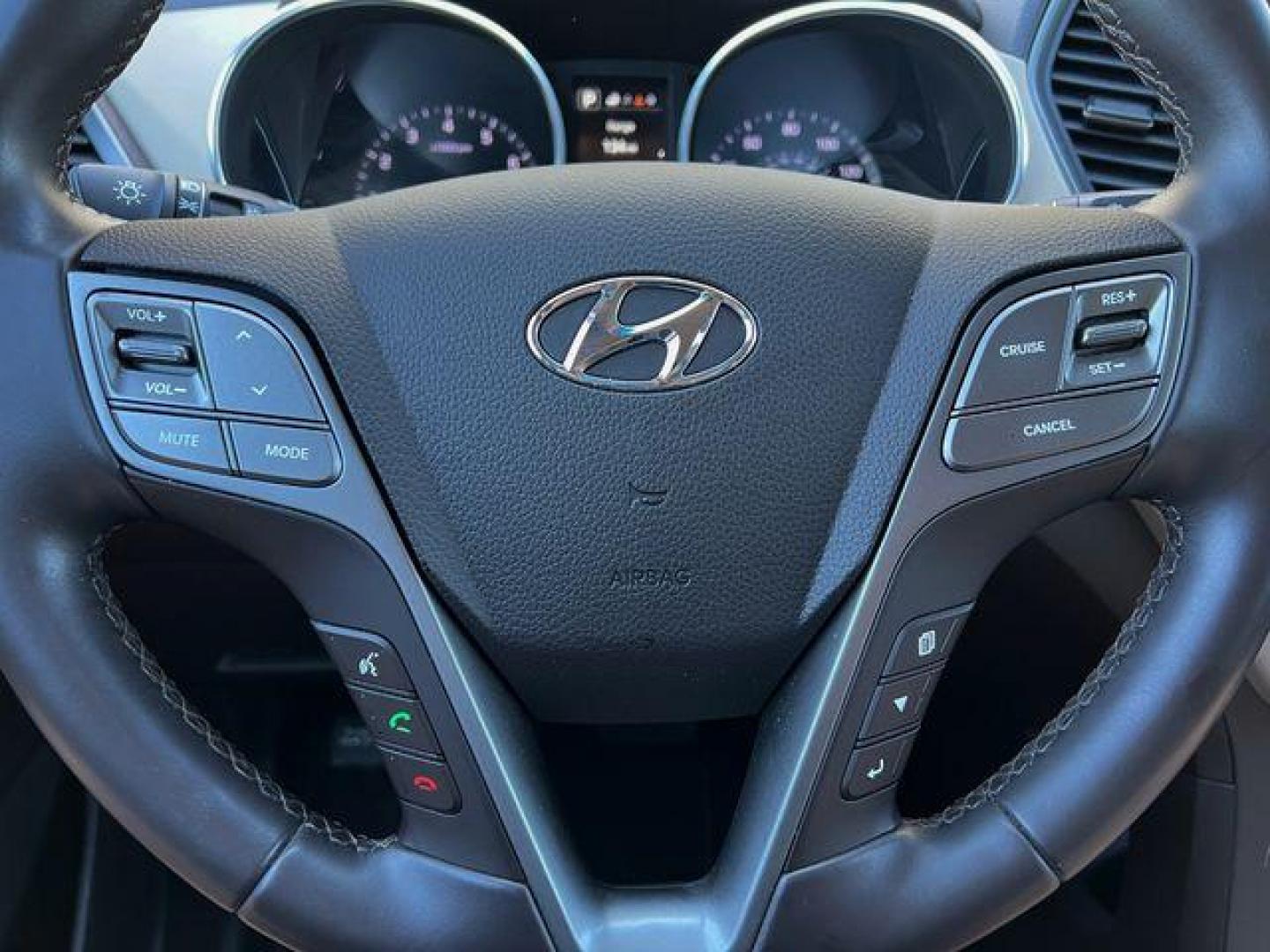 2018 BLUE /Tan HYUNDAI SANTA FE SPORT (5NMZU4LA0JH) with an 2.0L engine, Automatic transmission, located at 2990 Old Orchard Rd., Jackson, MO, 63755, 37.354214, -89.612106 - Photo#24