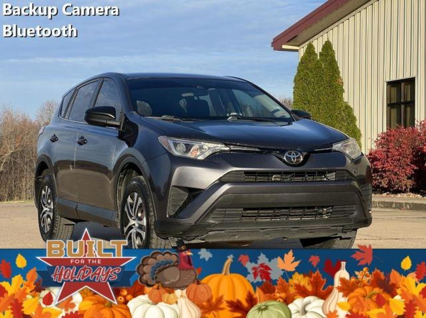 2018 GRAY /Black TOYOTA RAV4 LE (2T3ZFREV0JW) with an 2.5L engine, Automatic transmission, located at 2990 Old Orchard Rd., Jackson, MO, 63755, 37.354214, -89.612106 - Photo#0