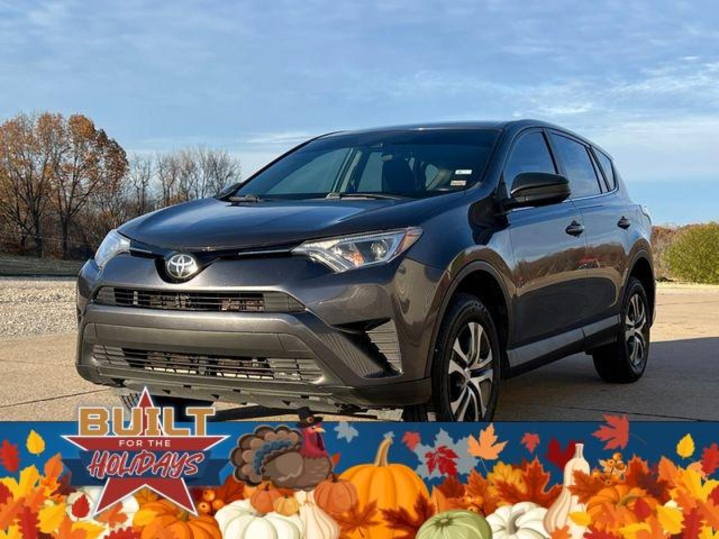 2018 GRAY /Black TOYOTA RAV4 LE (2T3ZFREV0JW) with an 2.5L engine, Automatic transmission, located at 2990 Old Orchard Rd., Jackson, MO, 63755, 37.354214, -89.612106 - Photo#4