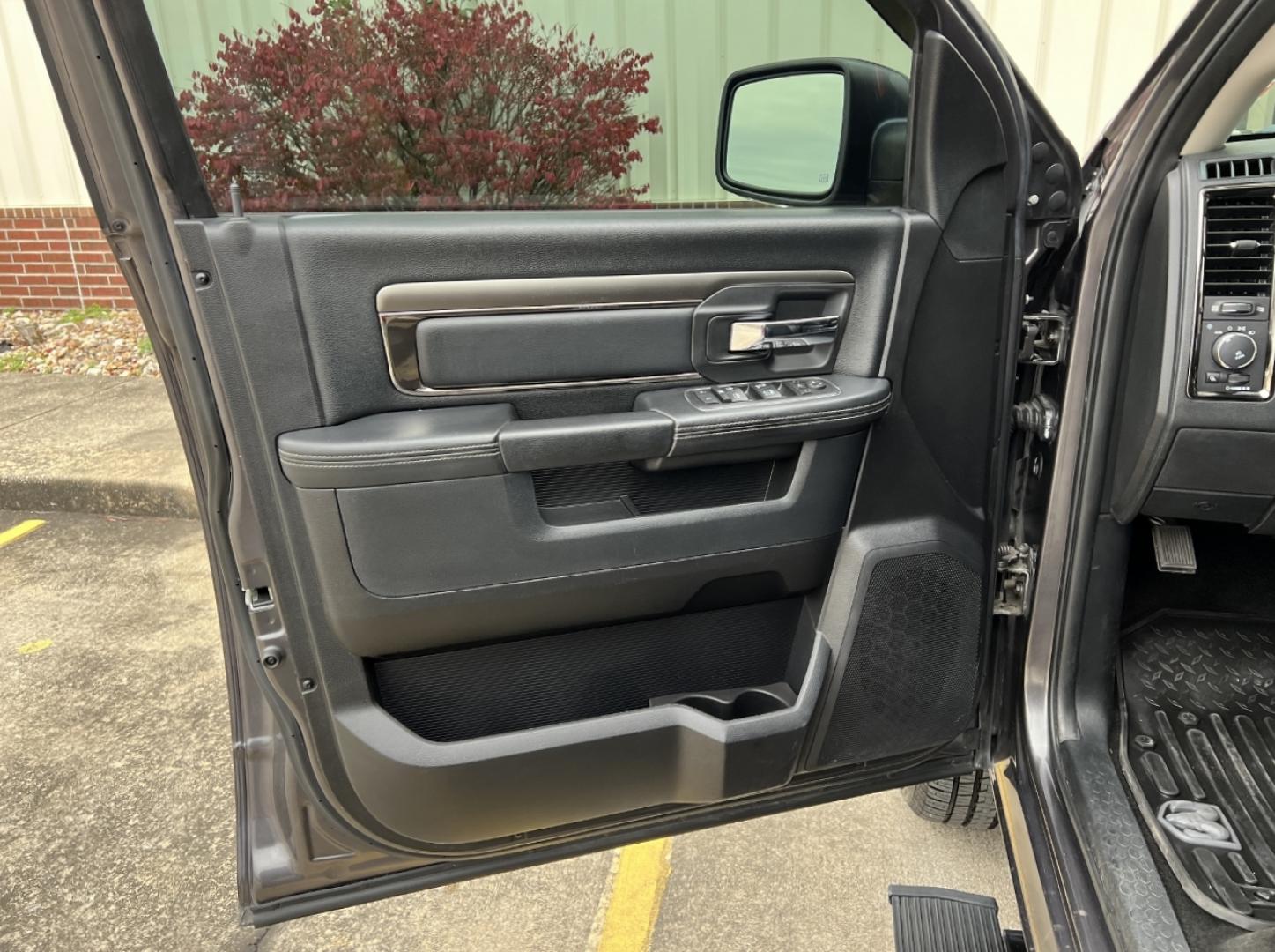 2015 GRAY /Black Leather/Cloth RAM 1500 SPORT (1C6RR7MT7FS) with an 5.7L engine, Automatic transmission, located at 2990 Old Orchard Rd., Jackson, MO, 63755, 37.354214, -89.612106 - Photo#15