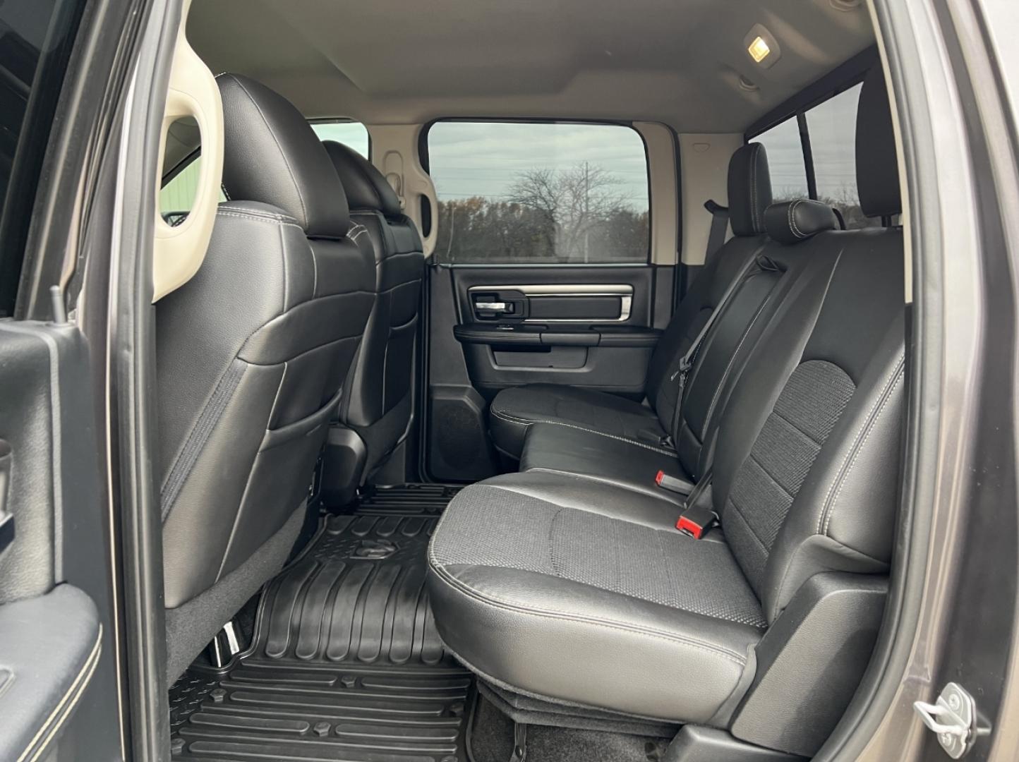 2015 GRAY /Black Leather/Cloth RAM 1500 SPORT (1C6RR7MT7FS) with an 5.7L engine, Automatic transmission, located at 2990 Old Orchard Rd., Jackson, MO, 63755, 37.354214, -89.612106 - Photo#19