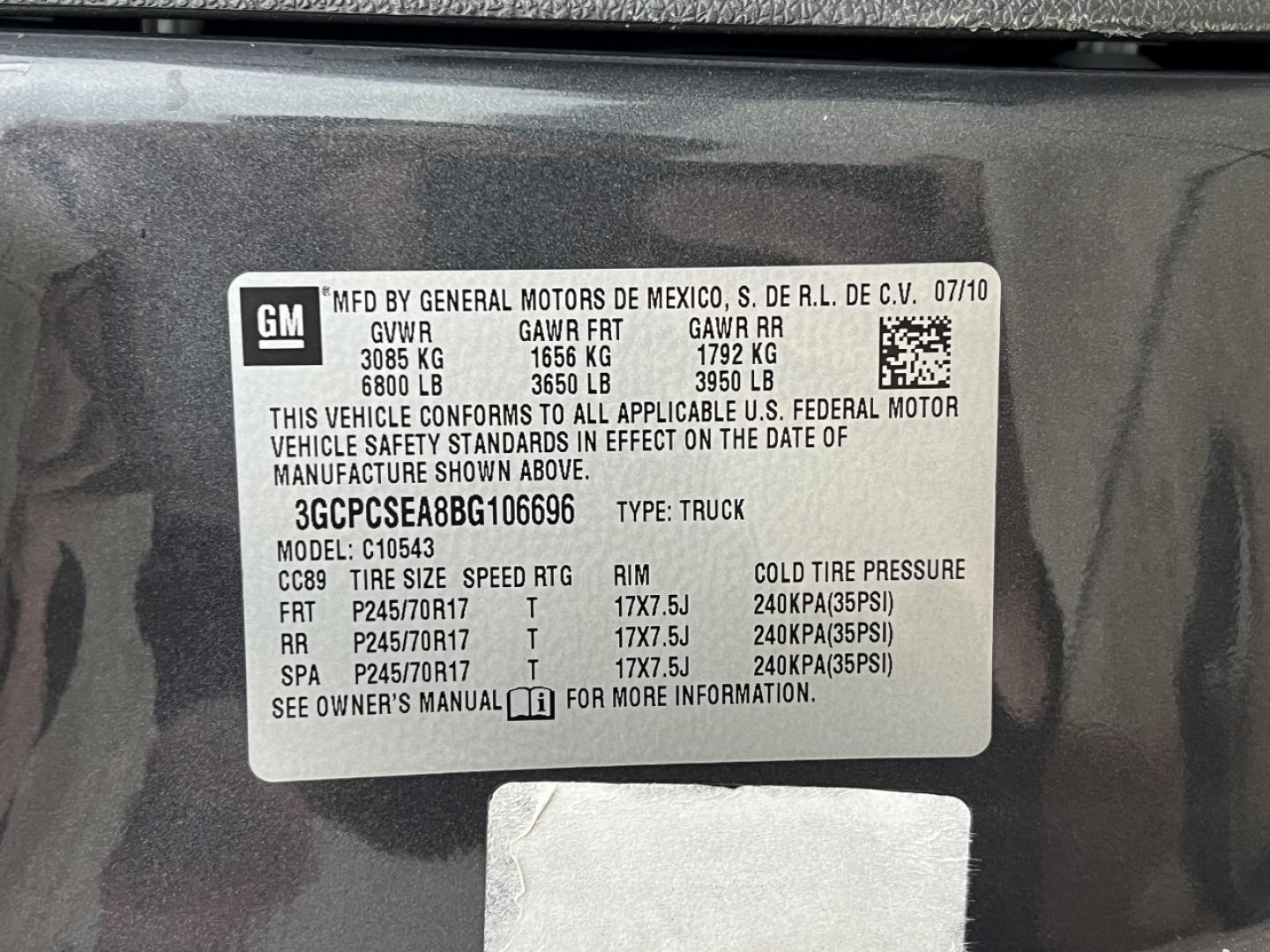 2011 GRAY /Black Cloth CHEVROLET SILVERADO 1500 LT (3GCPCSEA8BG) with an 4.8L engine, Automatic transmission, located at 2990 Old Orchard Rd., Jackson, MO, 63755, 37.354214, -89.612106 - Photo#37