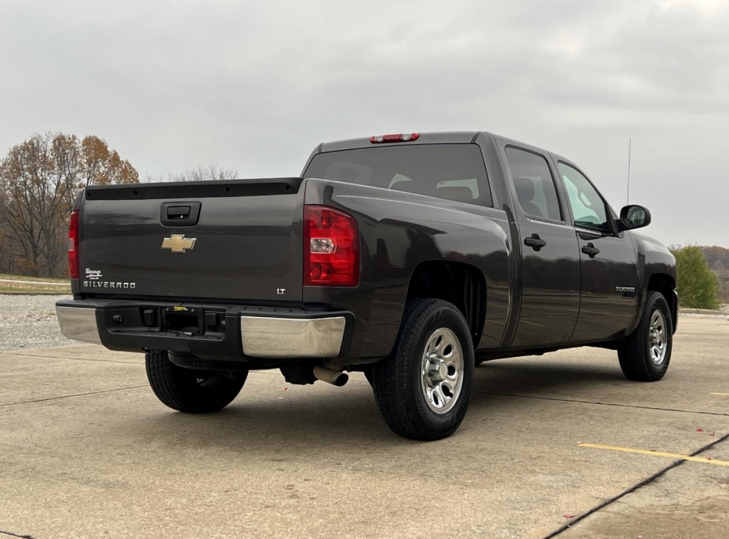 2011 GRAY /Black Cloth CHEVROLET SILVERADO 1500 LT (3GCPCSEA8BG) with an 4.8L engine, Automatic transmission, located at 2990 Old Orchard Rd., Jackson, MO, 63755, 37.354214, -89.612106 - Photo#5