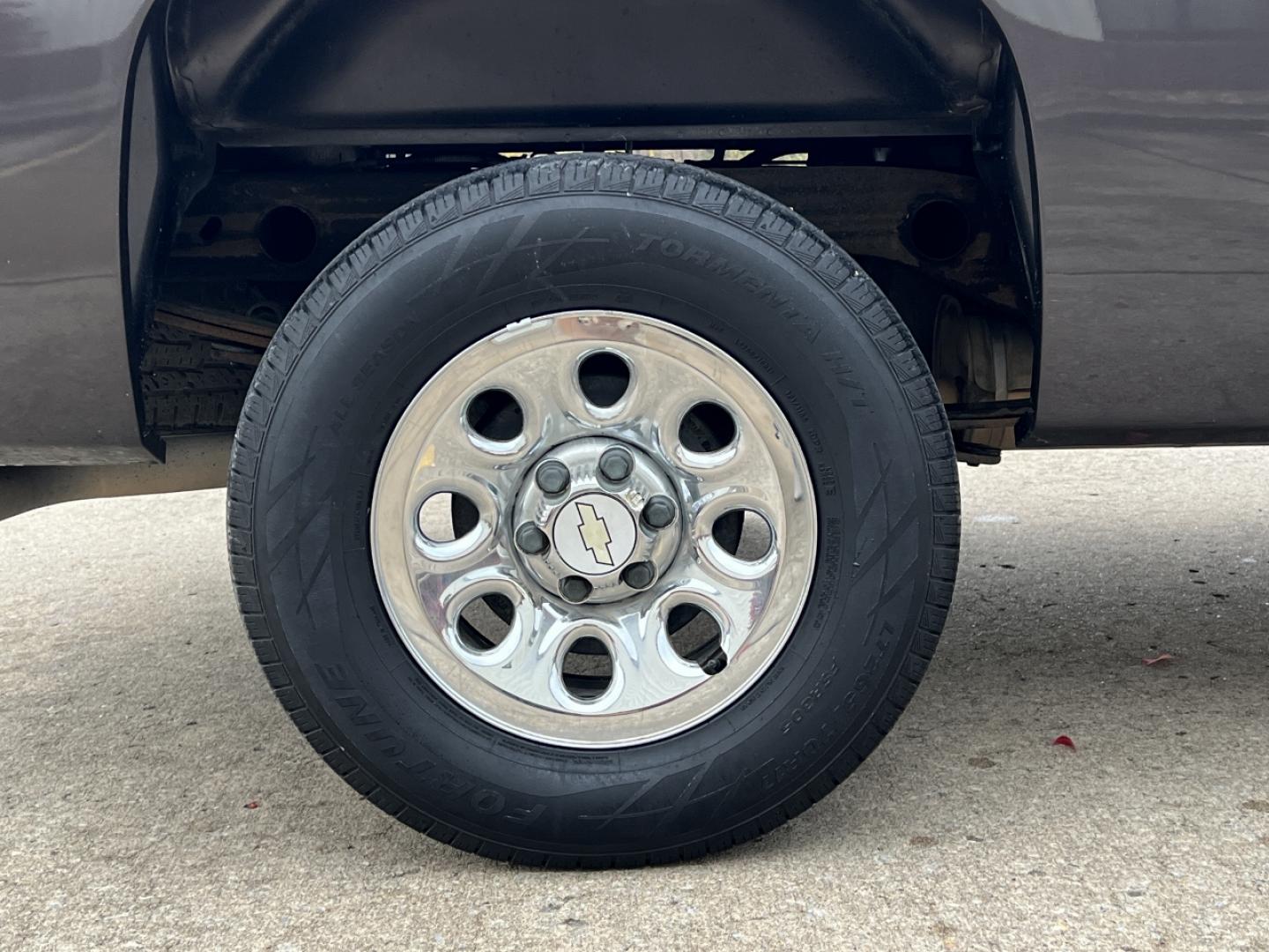 2011 GRAY /Black Cloth CHEVROLET SILVERADO 1500 LT (3GCPCSEA8BG) with an 4.8L engine, Automatic transmission, located at 2990 Old Orchard Rd., Jackson, MO, 63755, 37.354214, -89.612106 - Photo#28