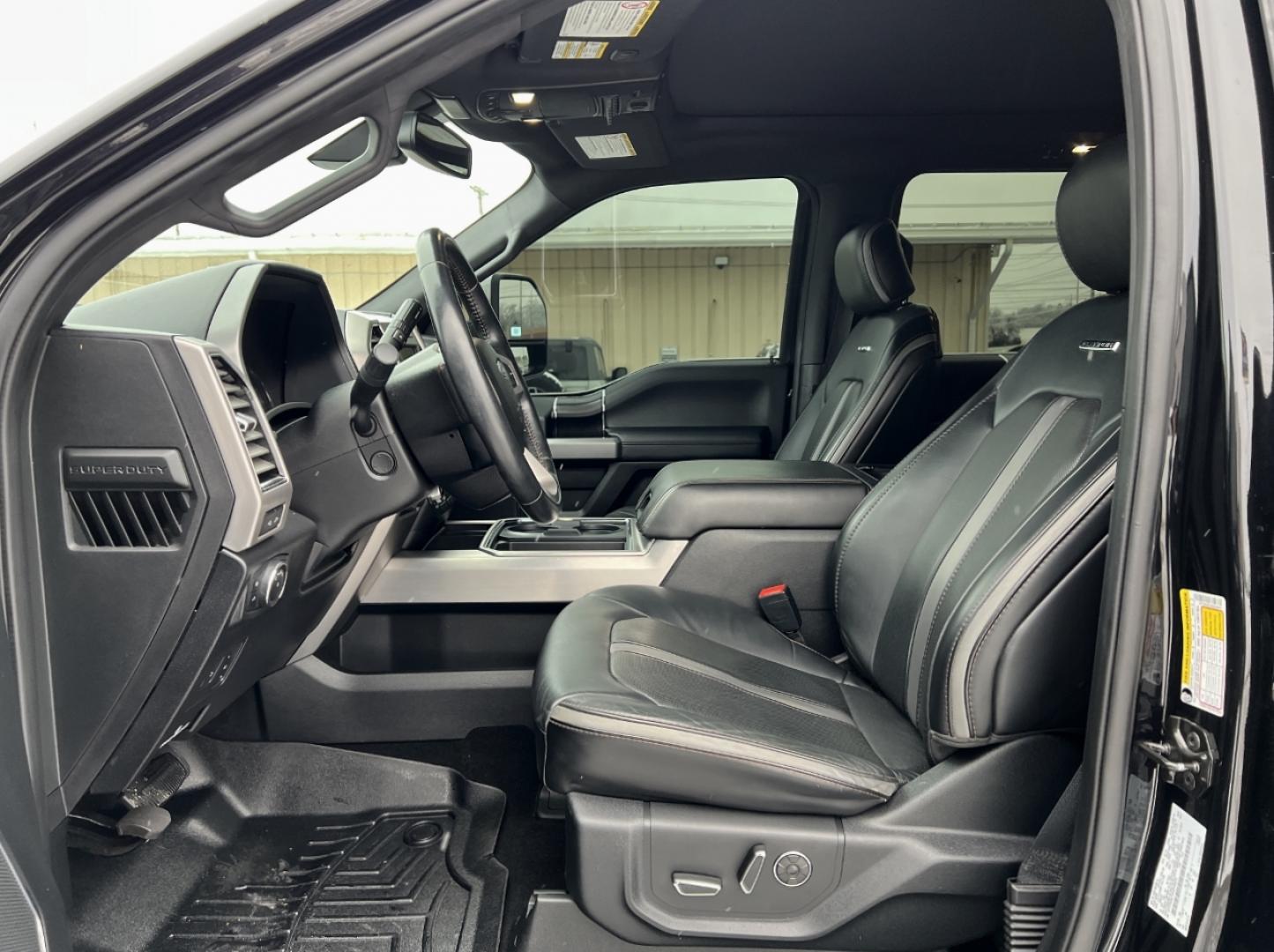 2019 BLACK /Black Leather FORD F250 SUPER DUTY PLATINUM (1FT7W2BTXKE) with an 6.7L V8 Power Stroke Turbo Diesel engine, Automatic transmission, located at 2990 Old Orchard Rd., Jackson, MO, 63755, 37.354214, -89.612106 - 2019 Ford F-250 Super Duty Platinum Local 1-Owner 52xxx miles 4x4 6.7L V8 Power Stroke Turbo Diesel Automatic Navigation Backup Camera Power/Heated/Cooled Seats Heated Rear Seats Sunroof Power Running Boards 22" Wheels Bluetooth Remote Start Cruise Power Windows/Locks/Mirrors We hav - Photo#18