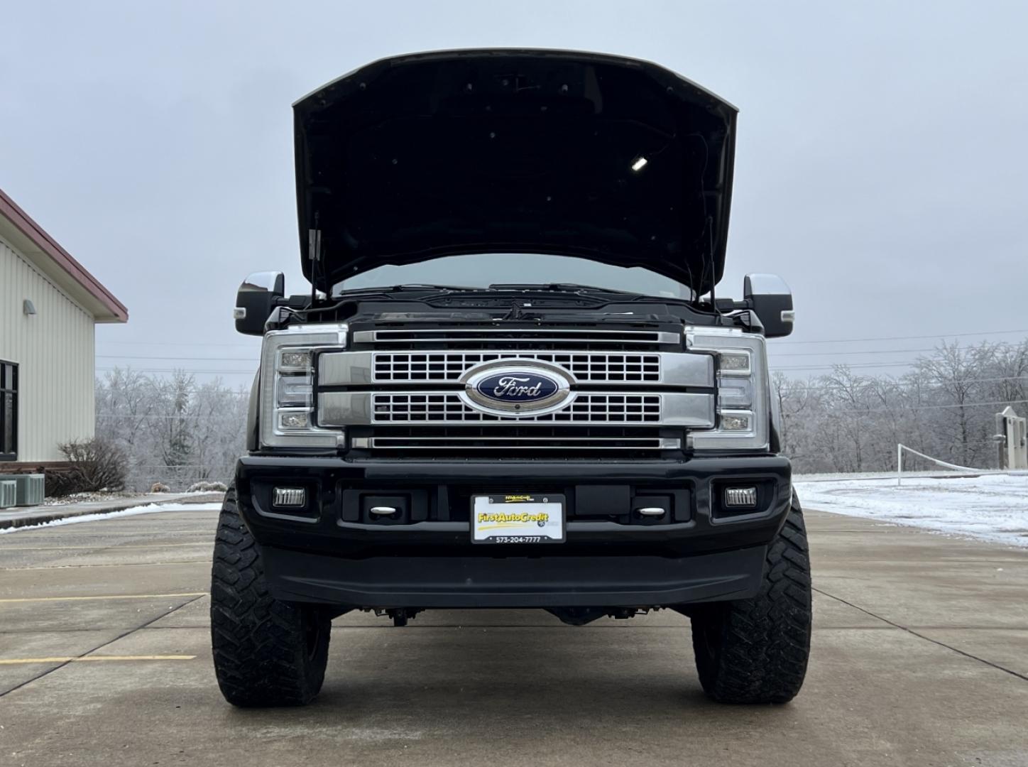 2019 BLACK /Black Leather FORD F250 SUPER DUTY PLATINUM (1FT7W2BTXKE) with an 6.7L V8 Power Stroke Turbo Diesel engine, Automatic transmission, located at 2990 Old Orchard Rd., Jackson, MO, 63755, 37.354214, -89.612106 - 2019 Ford F-250 Super Duty Platinum Local 1-Owner 52xxx miles 4x4 6.7L V8 Power Stroke Turbo Diesel Automatic Navigation Backup Camera Power/Heated/Cooled Seats Heated Rear Seats Sunroof Power Running Boards 22" Wheels Bluetooth Remote Start Cruise Power Windows/Locks/Mirrors We hav - Photo#45