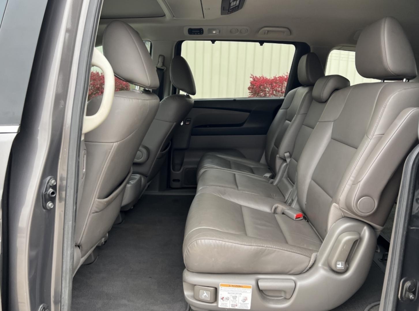 2015 BROWN /Gray Leather HONDA ODYSSEY TOURING (5FNRL5H90FB) with an 3.5L engine, Automatic transmission, located at 2990 Old Orchard Rd., Jackson, MO, 63755, 37.354214, -89.612106 - Photo#18