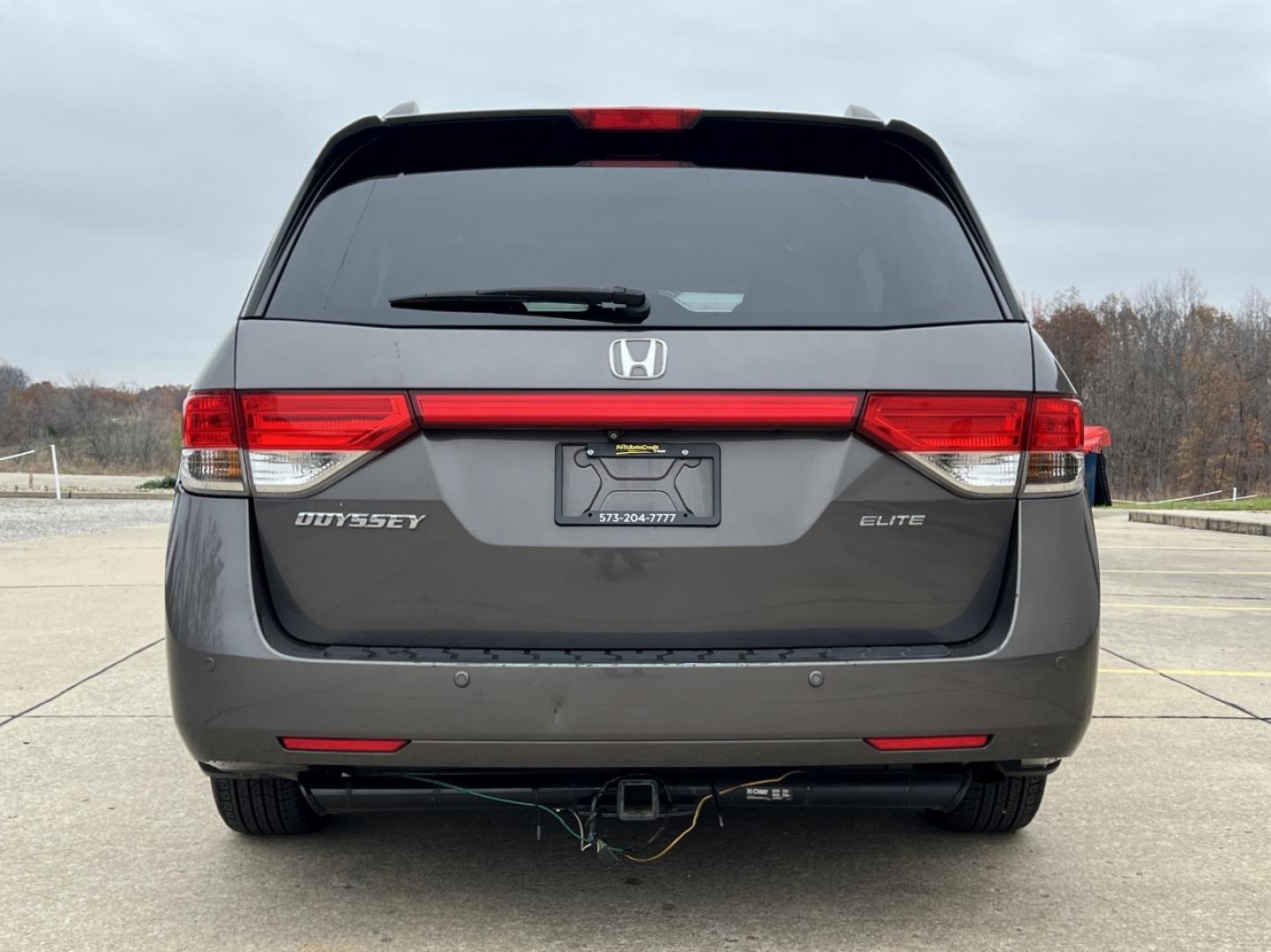 2015 BROWN /Gray Leather HONDA ODYSSEY TOURING (5FNRL5H90FB) with an 3.5L engine, Automatic transmission, located at 2990 Old Orchard Rd., Jackson, MO, 63755, 37.354214, -89.612106 - Photo#12