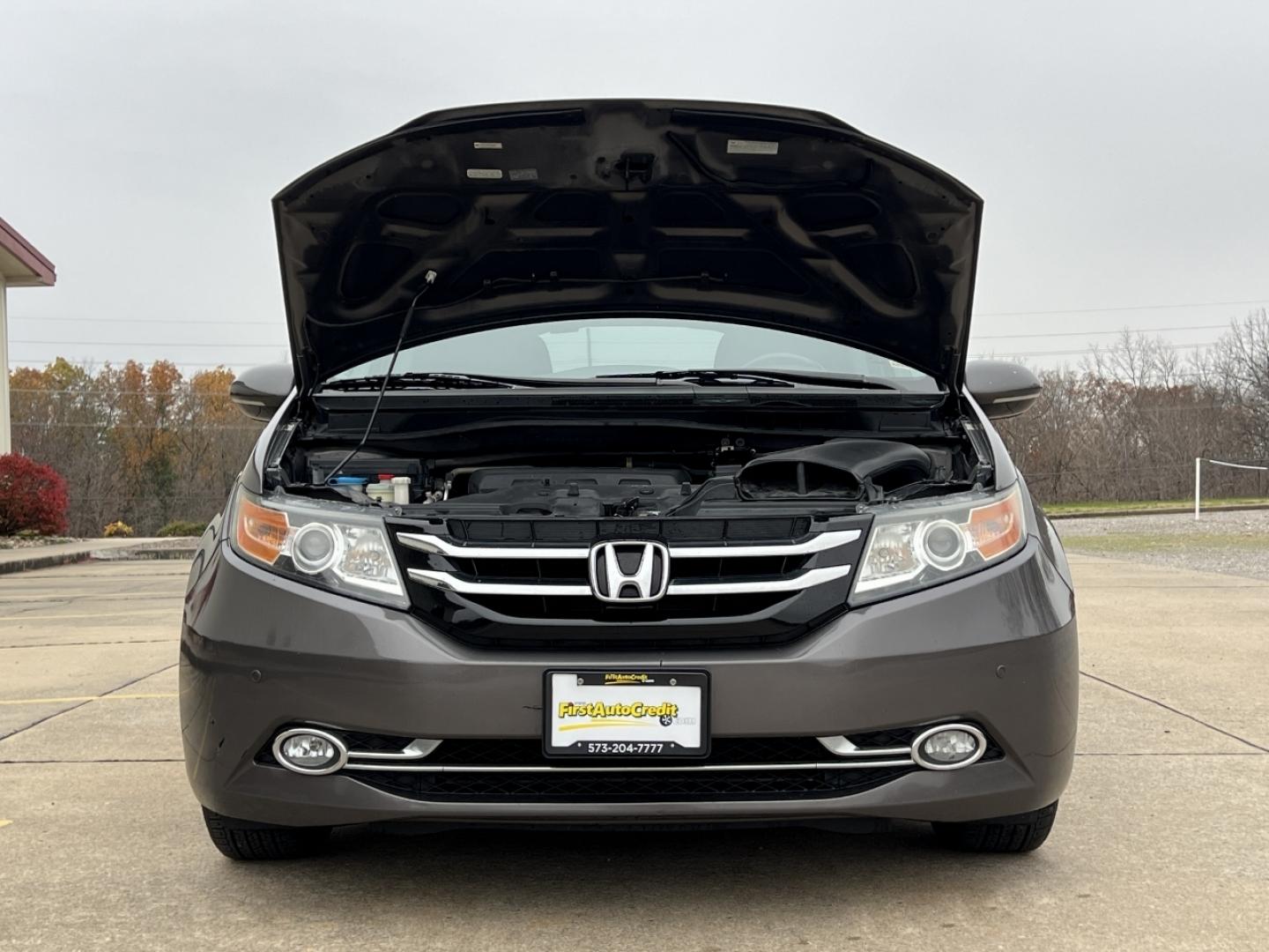 2015 BROWN /Gray Leather HONDA ODYSSEY TOURING (5FNRL5H90FB) with an 3.5L engine, Automatic transmission, located at 2990 Old Orchard Rd., Jackson, MO, 63755, 37.354214, -89.612106 - Photo#40