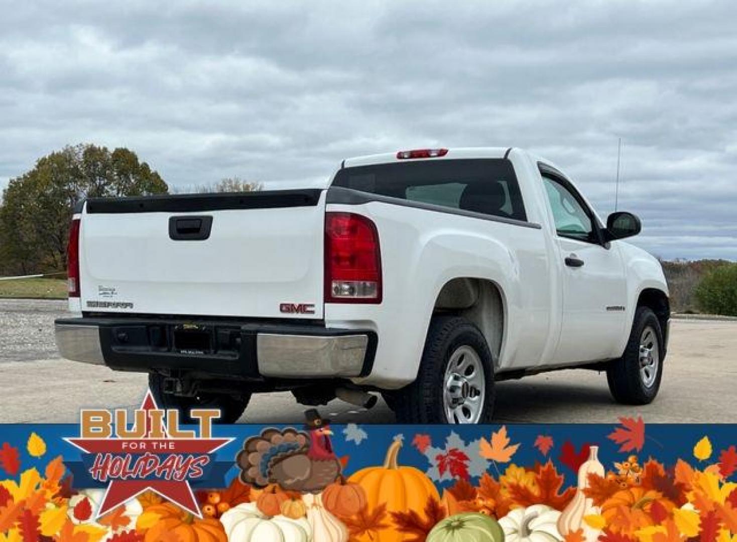 2009 WHITE /Black GMC SIERRA 1500 (1GTEC14C69Z) with an 4.8L engine, Automatic transmission, located at 2990 Old Orchard Rd., Jackson, MO, 63755, 37.354214, -89.612106 - Photo#5