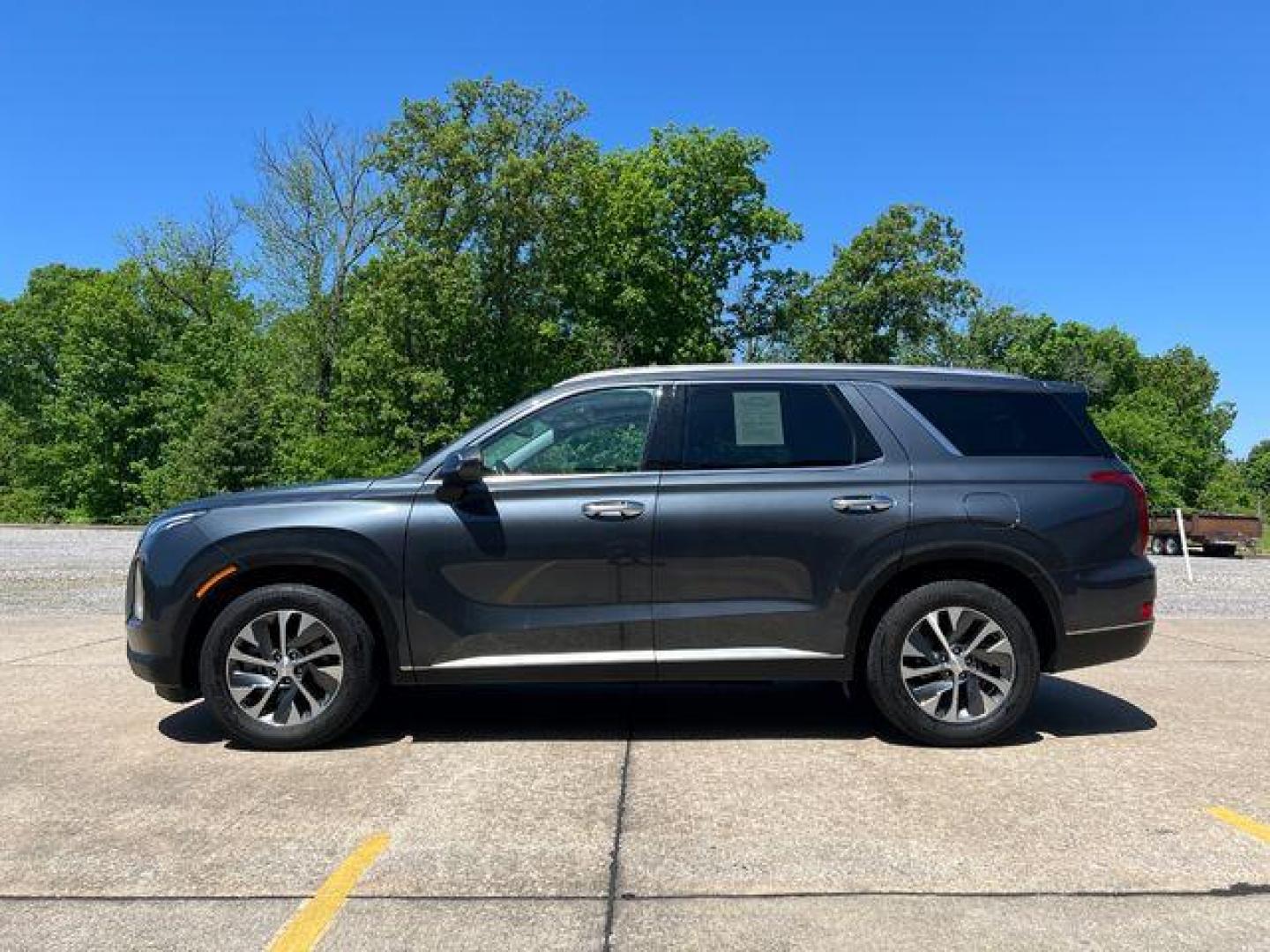 2020 GRAY /Gray HYUNDAI PALISADE SEL (KM8R24HE3LU) with an 3.8L engine, Automatic transmission, located at 2990 Old Orchard Rd., Jackson, MO, 63755, 37.354214, -89.612106 - Photo#6