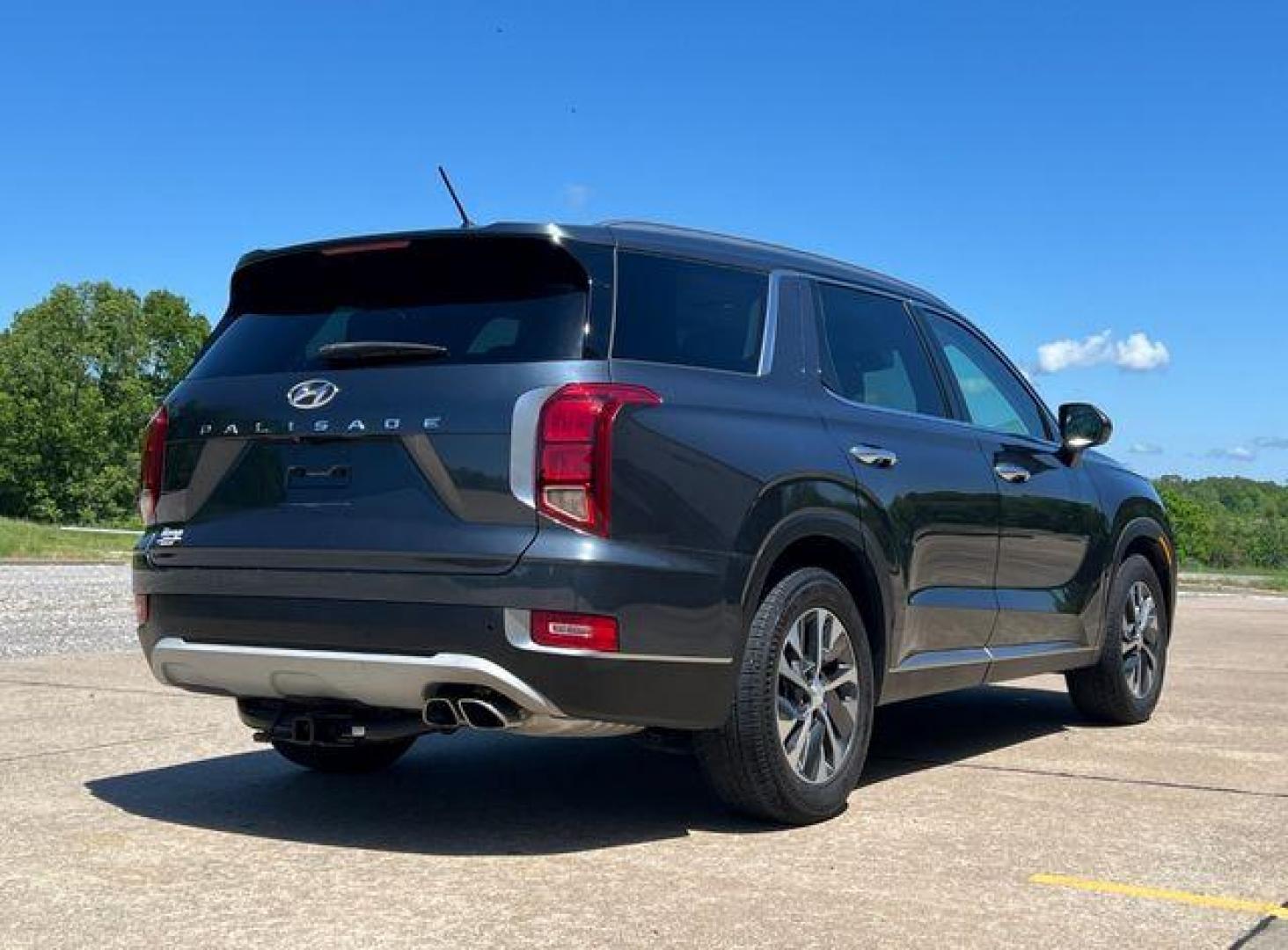 2020 GRAY /Gray HYUNDAI PALISADE SEL (KM8R24HE3LU) with an 3.8L engine, Automatic transmission, located at 2990 Old Orchard Rd., Jackson, MO, 63755, 37.354214, -89.612106 - Photo#8