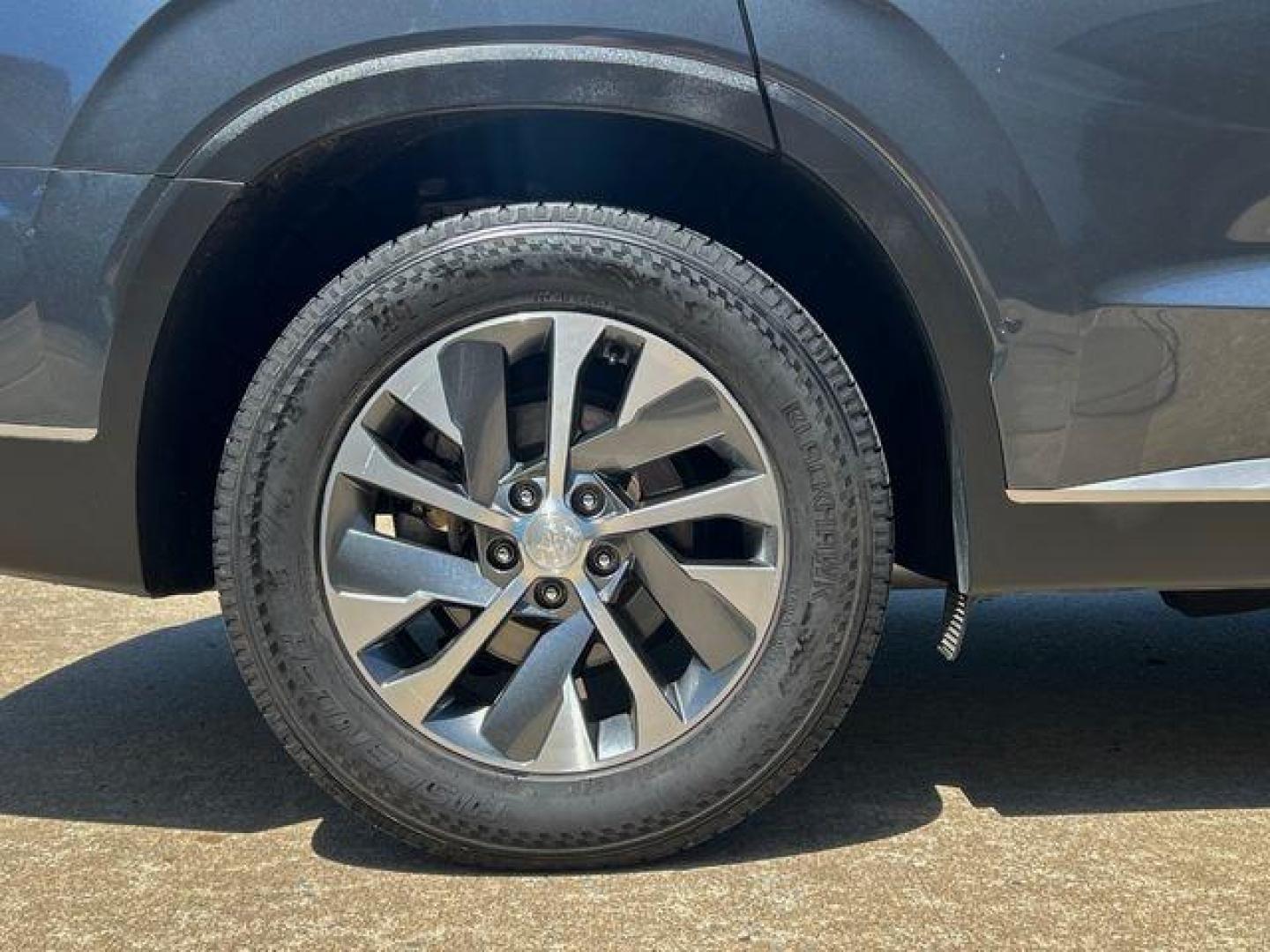 2020 GRAY /Gray HYUNDAI PALISADE SEL (KM8R24HE3LU) with an 3.8L engine, Automatic transmission, located at 2990 Old Orchard Rd., Jackson, MO, 63755, 37.354214, -89.612106 - Photo#44