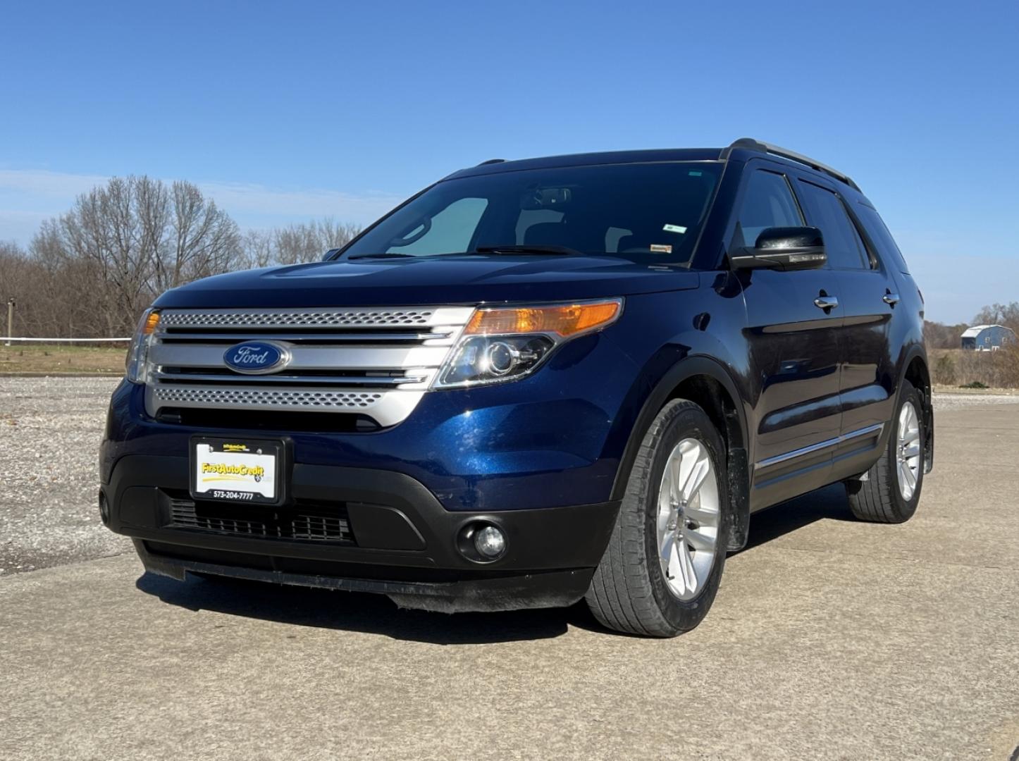 2011 BLUE /Black Cloth FORD EXPLORER XLT (1FMHK7D86BG) with an 3.5L engine, Automatic transmission, located at 2990 Old Orchard Rd., Jackson, MO, 63755, 37.354214, -89.612106 - Photo#5