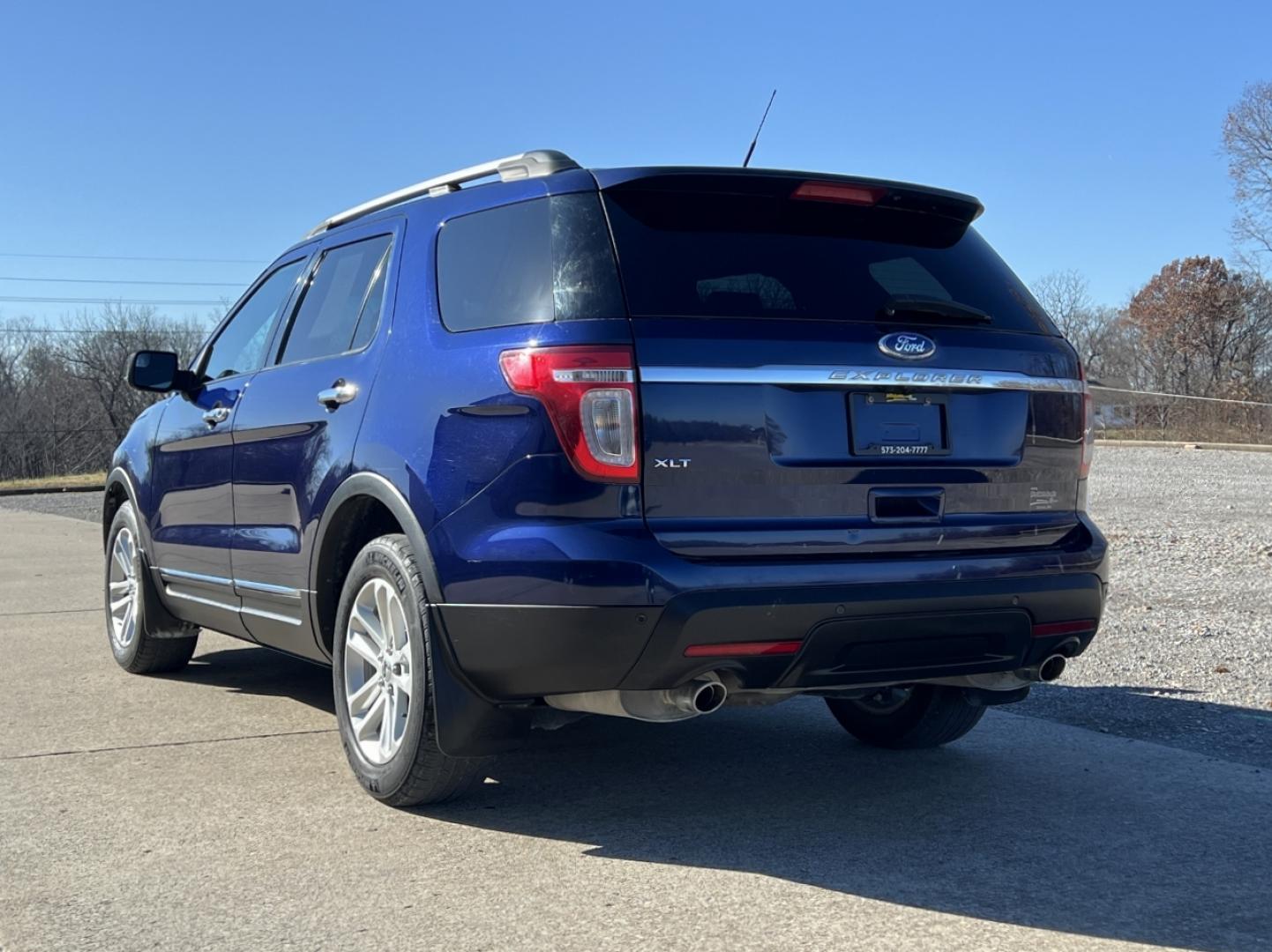 2011 BLUE /Black Cloth FORD EXPLORER XLT (1FMHK7D86BG) with an 3.5L engine, Automatic transmission, located at 2990 Old Orchard Rd., Jackson, MO, 63755, 37.354214, -89.612106 - Photo#9